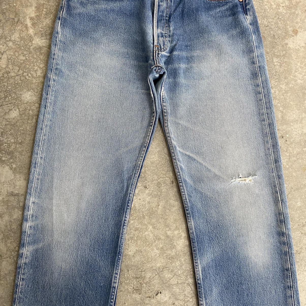 Levi's Vintage Late 90’s Levis 501 Faded Blue Distressed Jeans Size US 33 - 5 Thumbnail