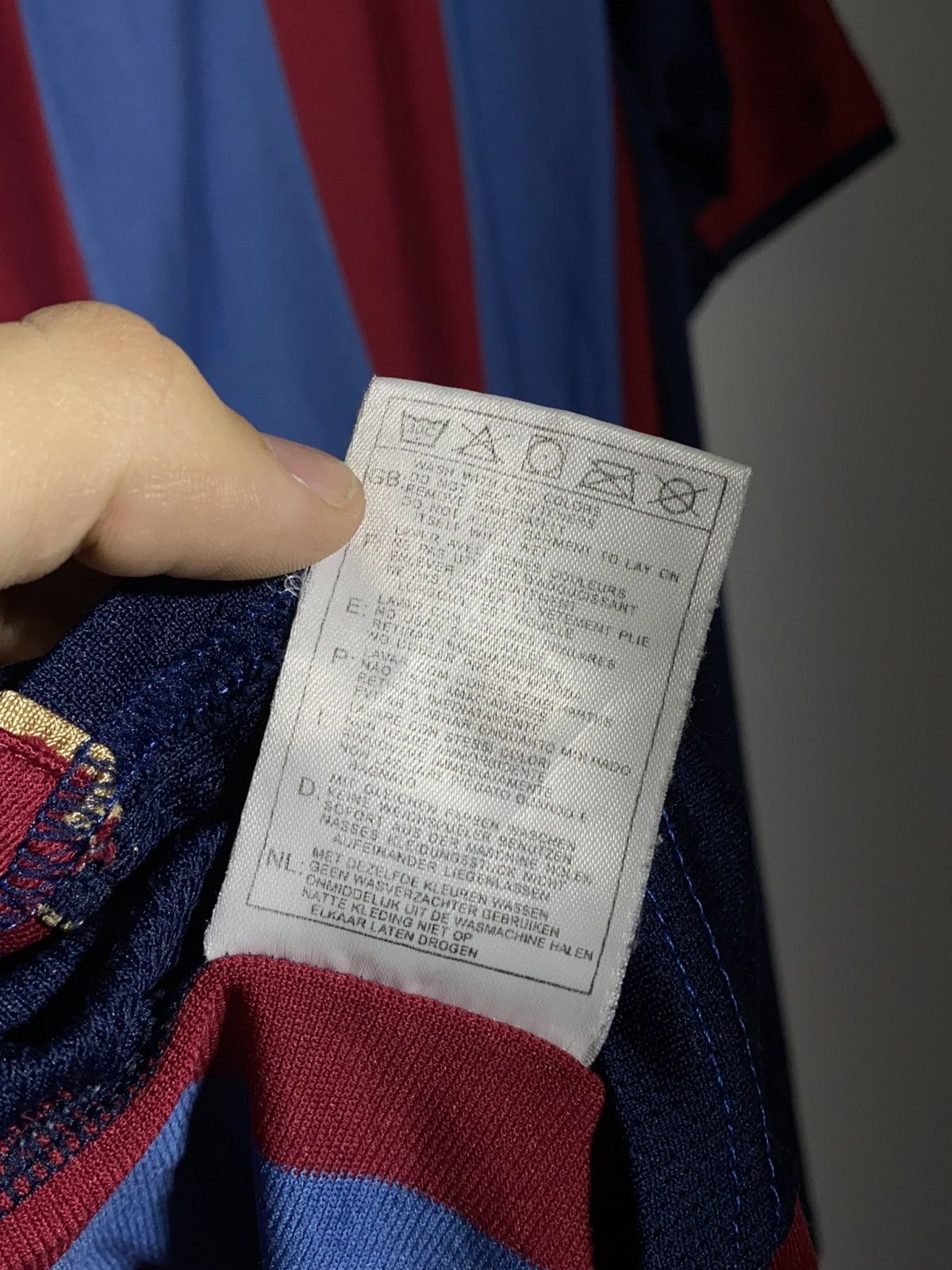 Nike Nike FC Barcelona 2001/02 Home Jersey Vintage Travis Vibes Size US L / EU 52-54 / 3 - 12 Thumbnail
