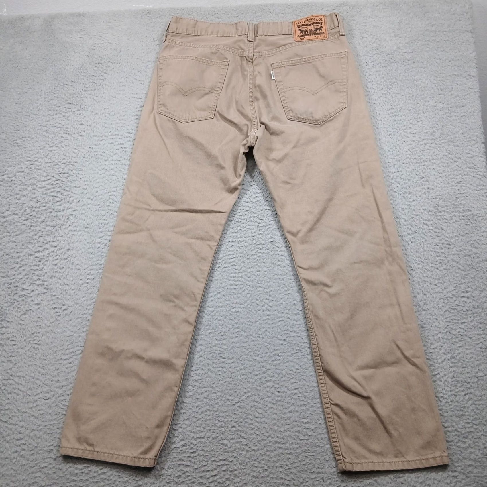 Levi's Item Specifications: Brand: Nike Size US 34 / EU 50 - 3 Thumbnail