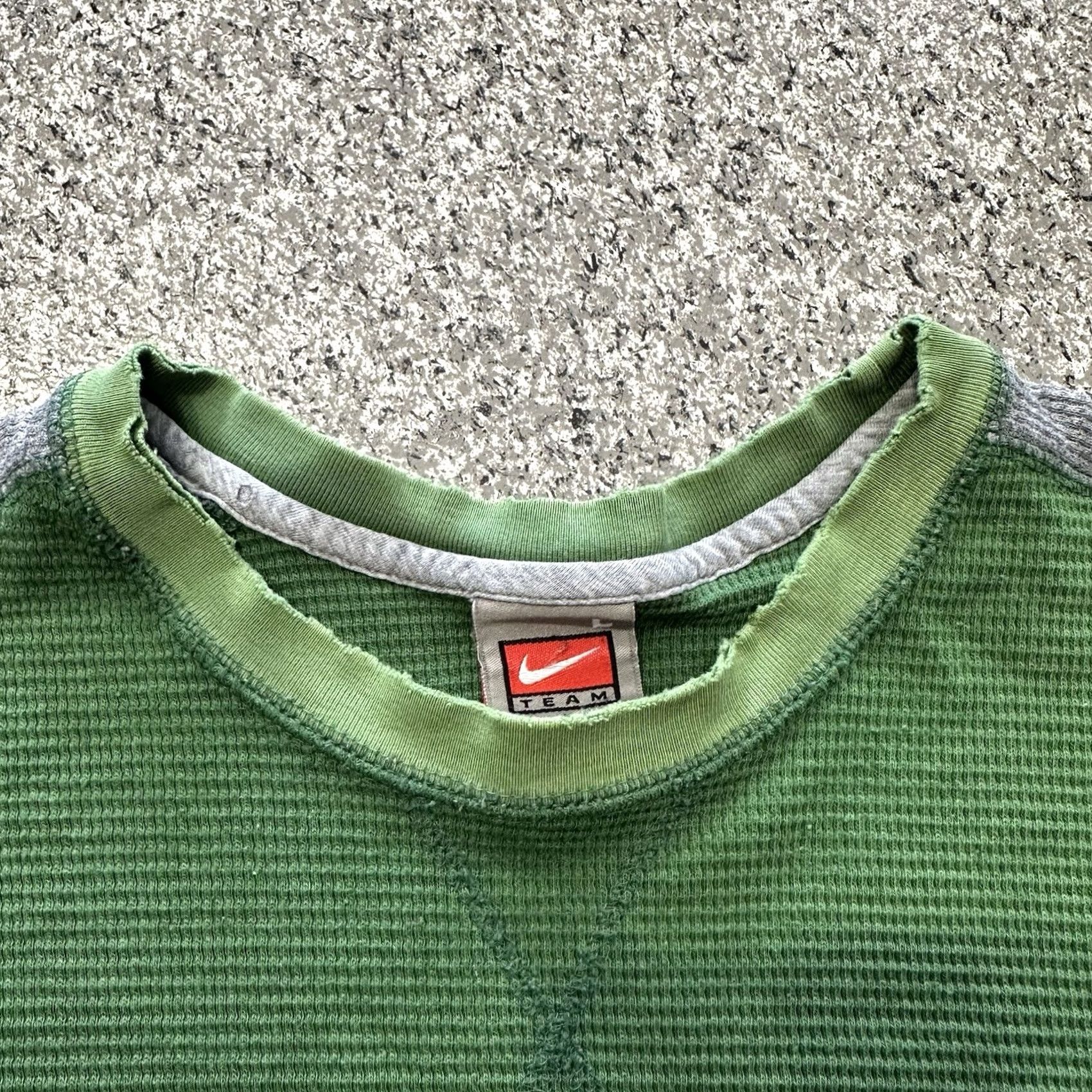 Nike VINTAGE Nike Michigan State Spartans Thermal LS Shirt Mens L Green Center Swoosh Size US L / EU 52-54 / 3 - 3 Thumbnail