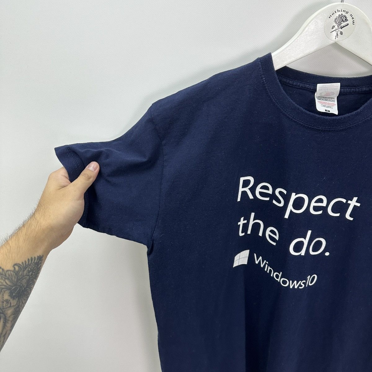 Microsoft Vintage 00s Windows 10 Respect do born to do tee Microsft Size US M / EU 48-50 / 2 - 6 Thumbnail