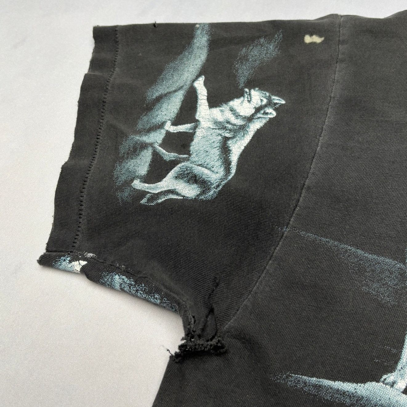 Hanes × Vintage Vintage 1994 Hanes Wolf AOP Shirt Men's Large Single Stitch Size US L / EU 52-54 / 3 - 10 Thumbnail