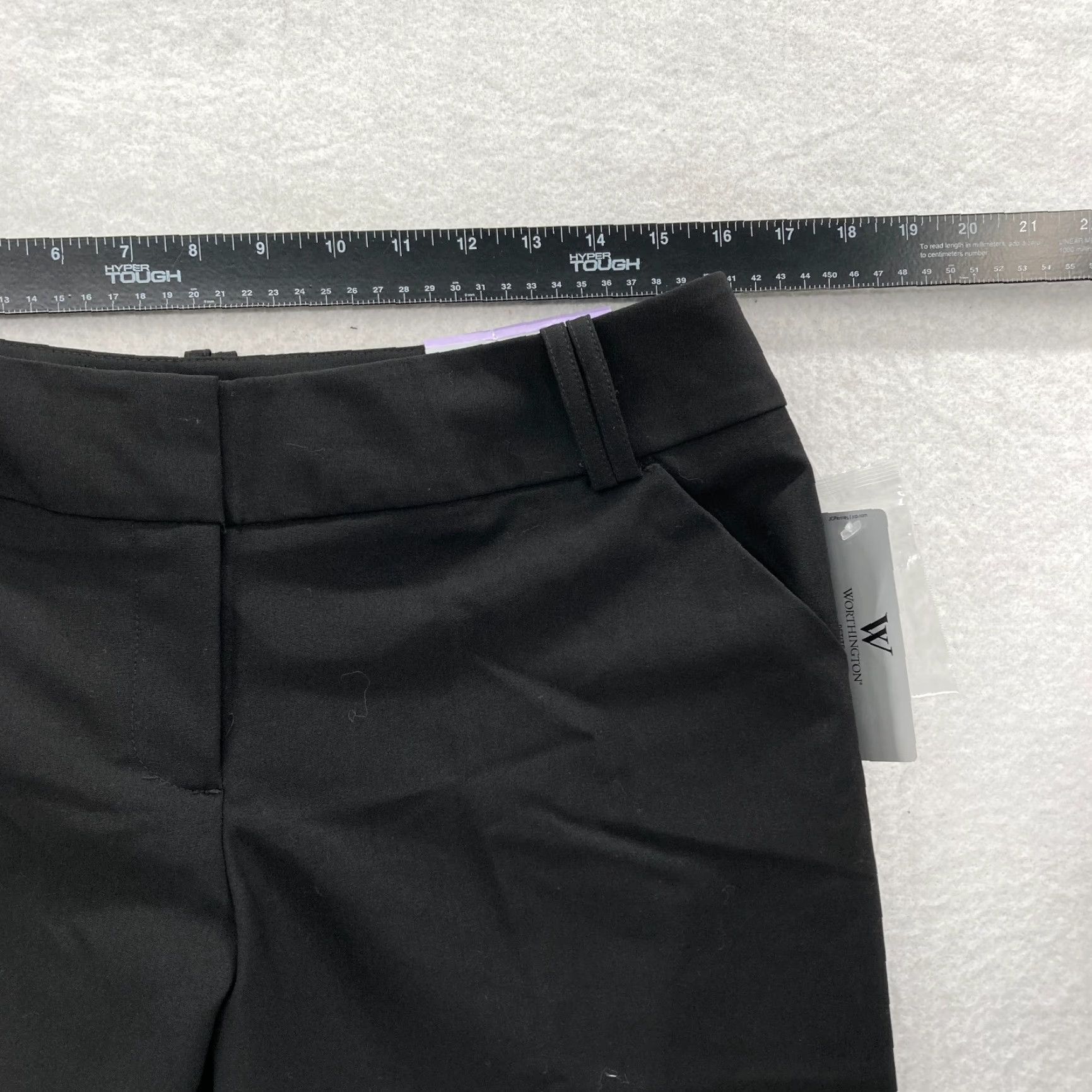 Worthington Worthington Modern Fit Pants Women's 12P Petite Black Capri Stretch NWT Capris Straight Leg, Pockets, Cuffed, Easy Care, NWT Size 34" / US 12 / IT 48 - 6 Thumbnail