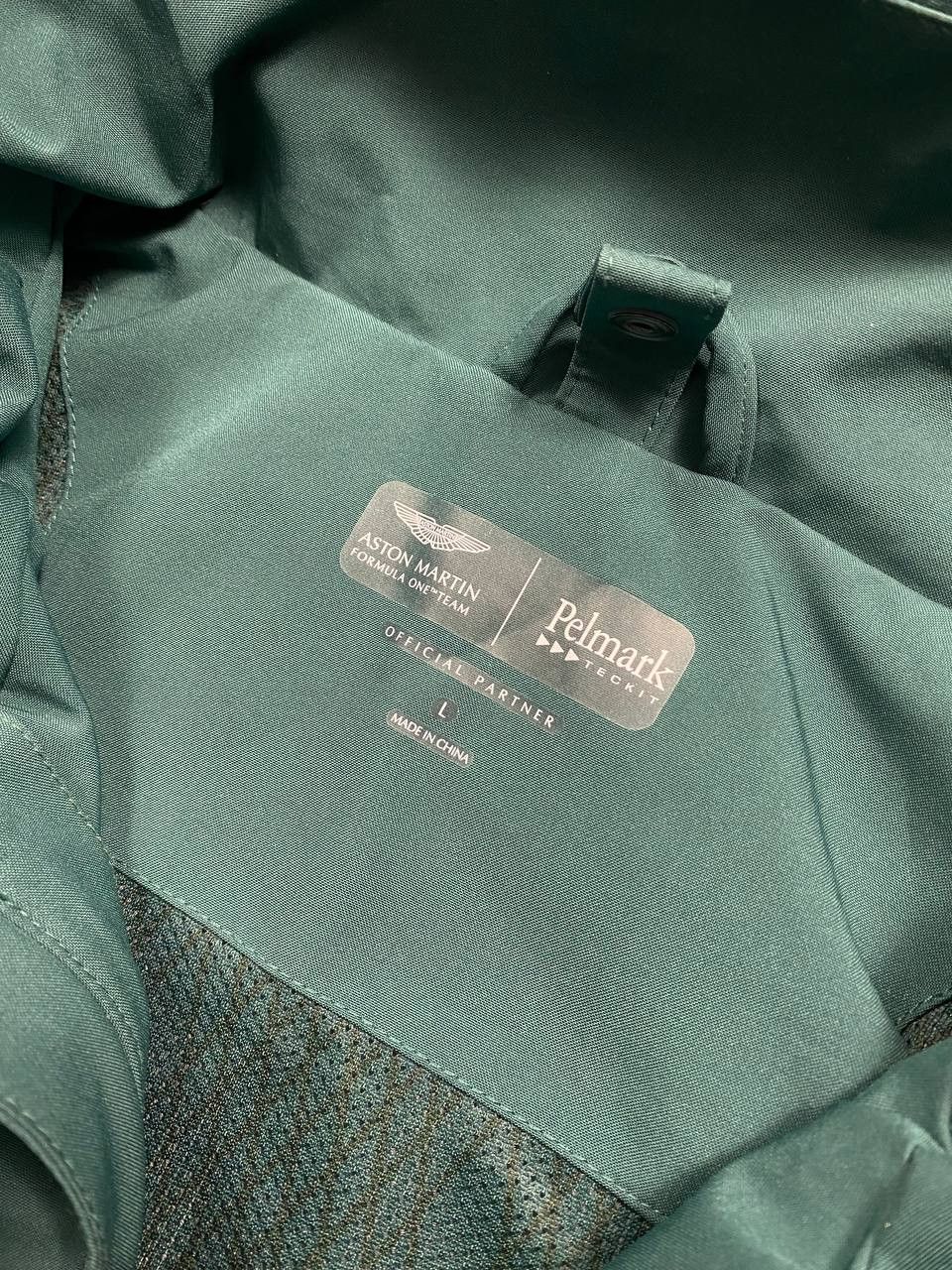 Other ASTON MARTIN F1 Team Tech Shell Jacket Size US L / EU 52-54 / 3 - 8 Thumbnail