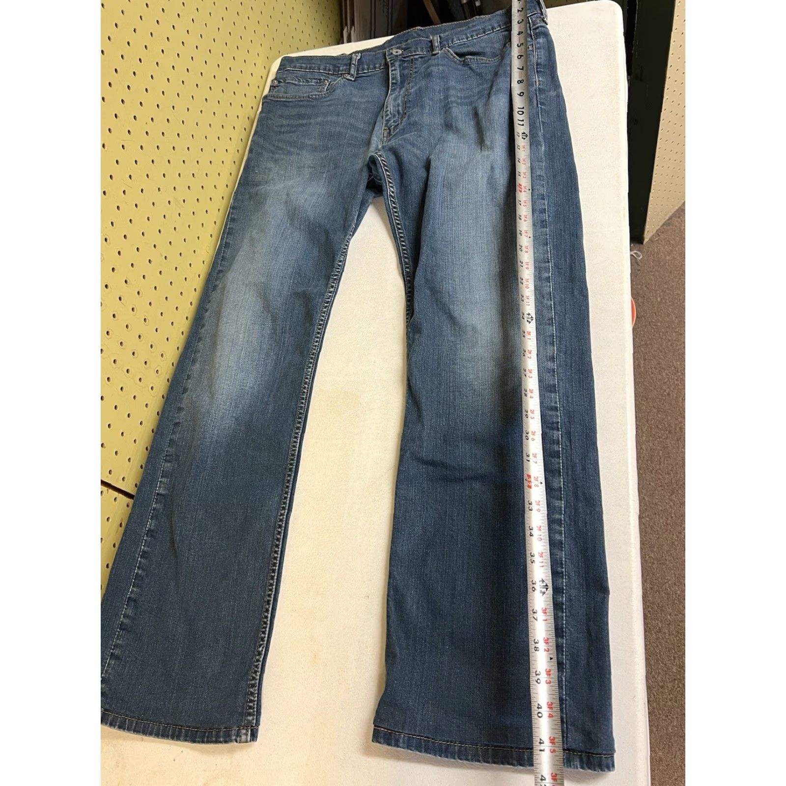 Levi's Levi's 559 Jeans Denim Straight 35x30 Mens Regular Blue Cotton Blend Vintage No (tagged 36x36) Size US 35 - 8 Thumbnail