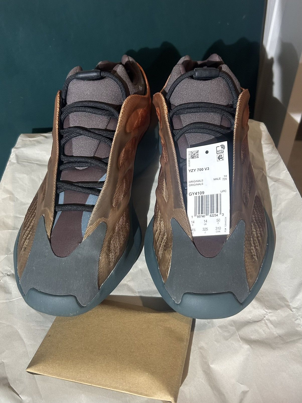 Adidas Adidas Yeezy 700 V3 "Copper Fade" – Men's Size 14.5 Like New Size US 14 / EU 47 - 9 Thumbnail