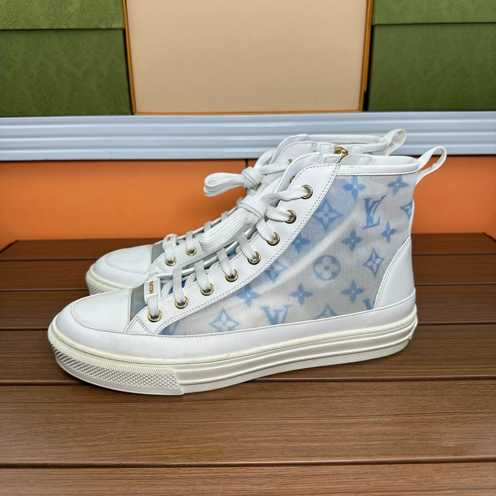 Louis Vuitton Louis Vuitton Casual Blue Hitop Sneakers it_39 Women Size US 9 / IT 39 - 1 Thumbnail