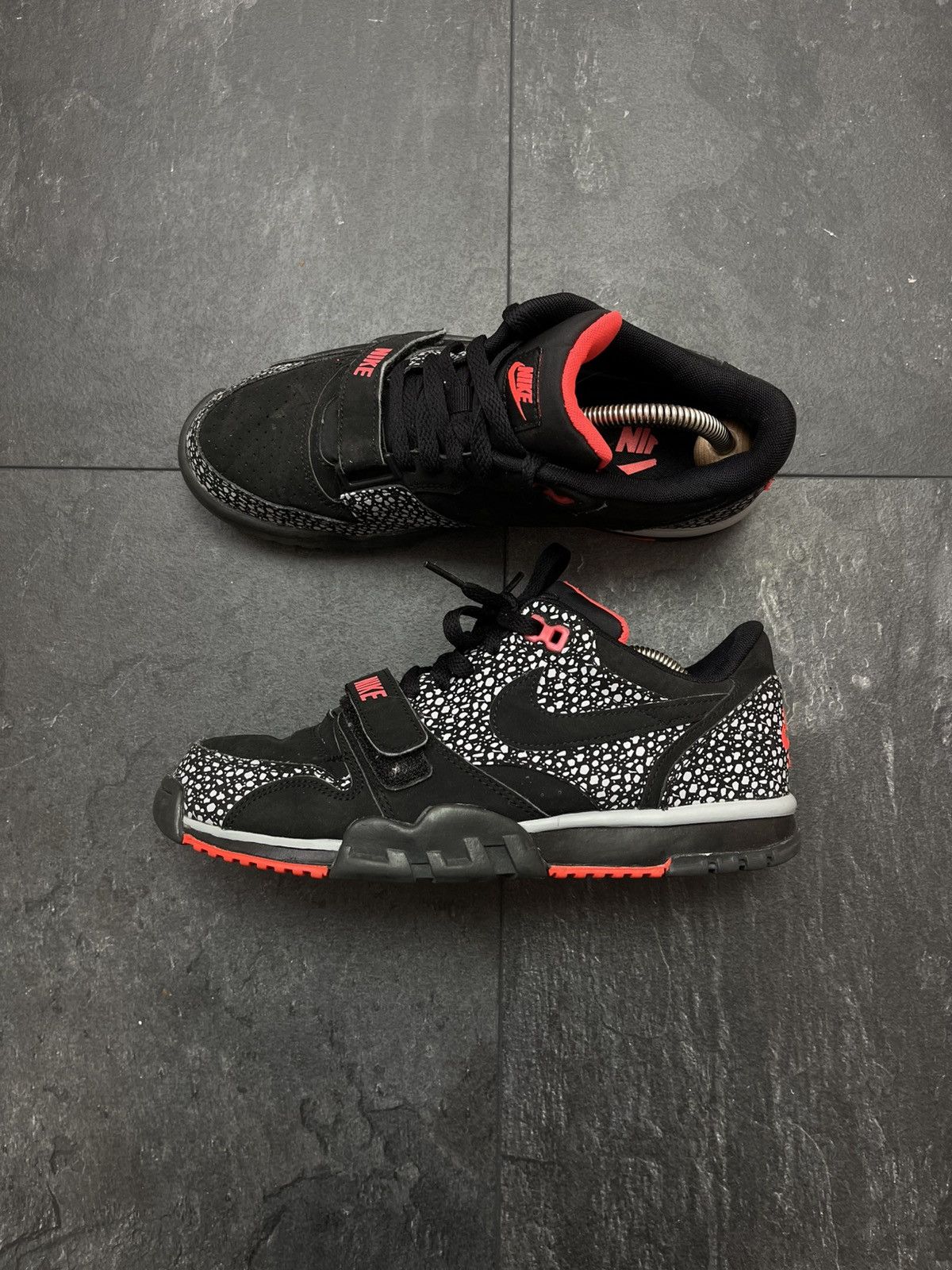 Nike × Streetwear × Vintage Nike Air Trainer 1 Low ST Black Safari Laser Crimson Size US 7 / EU 40 - 7 Thumbnail