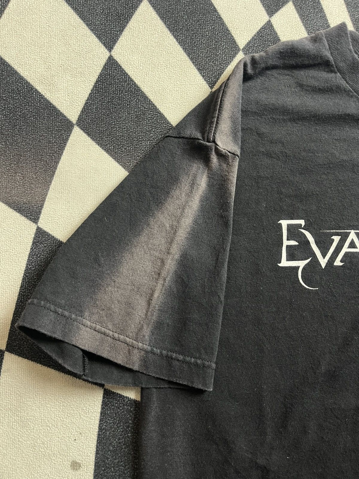 Band Tees Vintage EVANESCENCE Logo 2003’s (faded right arm) Band Size US L / EU 52-54 / 3 - 10 Thumbnail