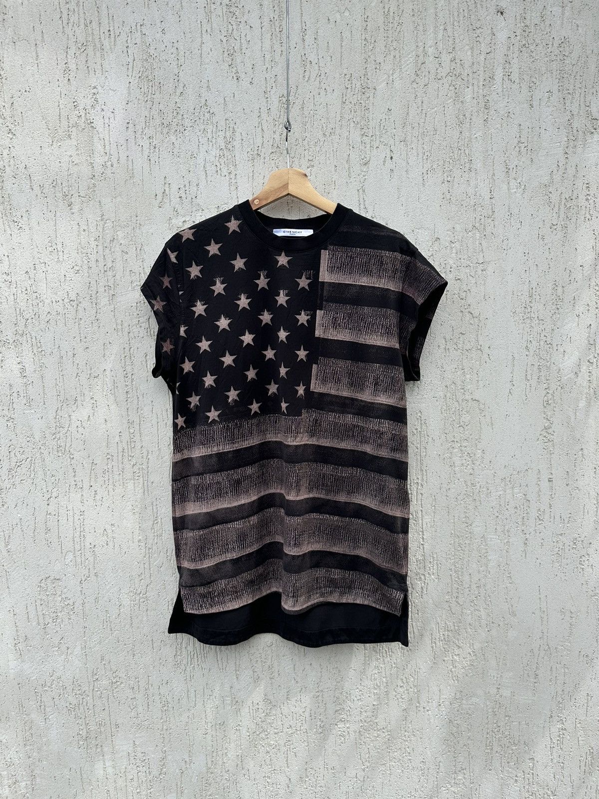 image of Avant Garde x Givenchy Stars And Stripes Flag T-Shirt in Black/Brown, Men's (Size Small)