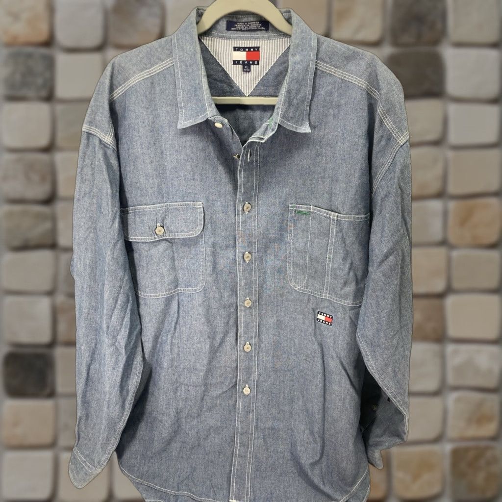 Tommy Hilfiger VINTAGE Tommy Hilfiger Chambray Shirt Men XL Blue Metal Button Long Sleeve Shirt Adjustable Oversized 27x32 Mens Size US XL / EU 56 / 4 - 1 Thumbnail