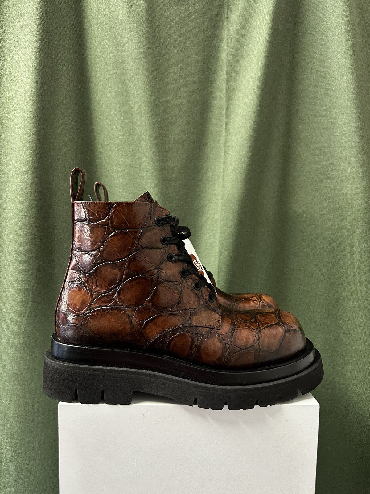 Bottega Veneta BOTTEGA VENETA CROCODILE MOTIF LUG ANKLE BOOTS Size US 7 / EU 40 - 7 Thumbnail