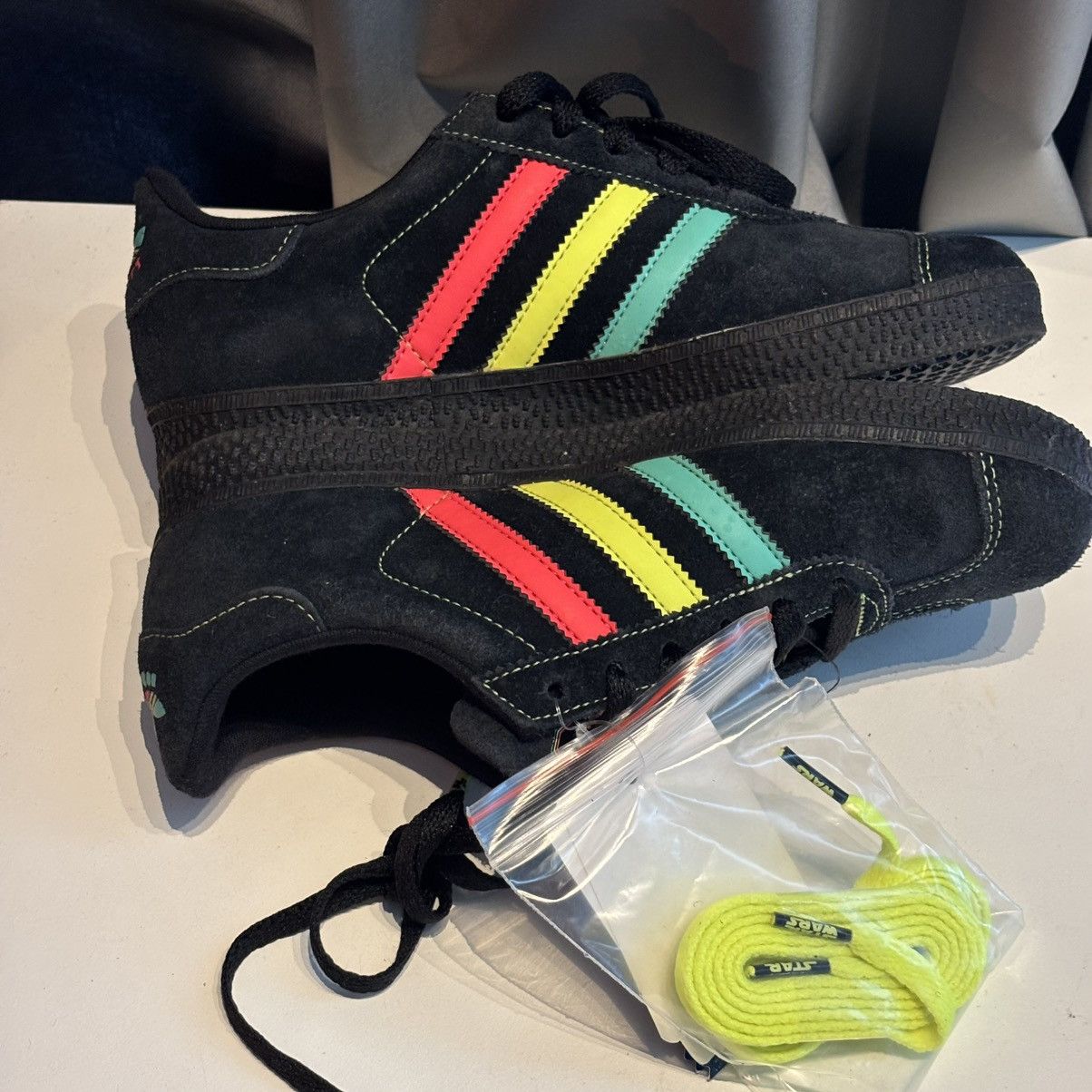 Adidas × Star Wars Adidas Junior Gazelle X Boba Fett Star Wars Size US 4 / IT 34 - 5 Thumbnail