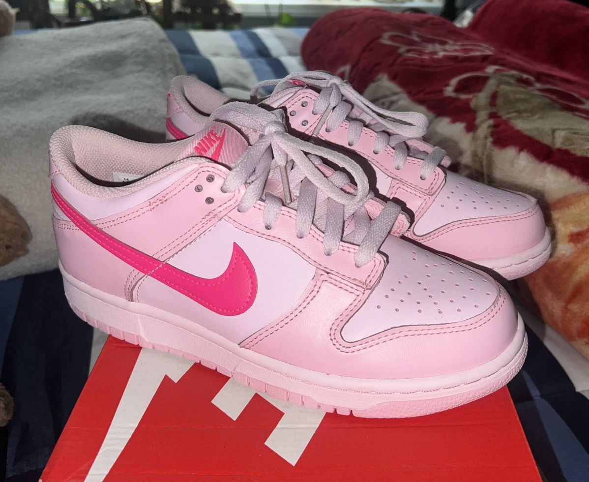 Nike Nike Dunk Low Triple Pink GS 6.5Y (8W) DH9765-600 Size US 6.5 / IT 36.5 - 1 Thumbnail