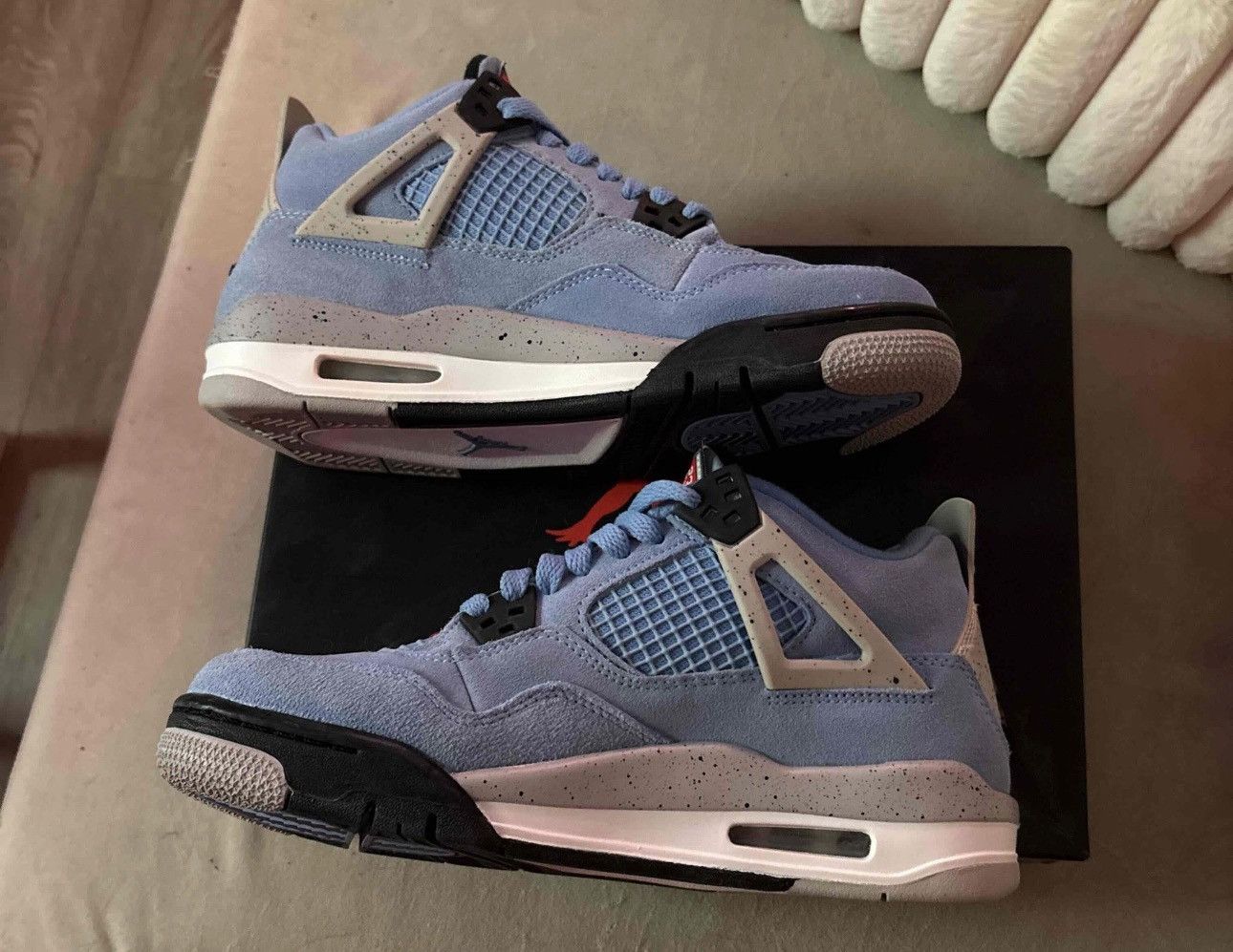Jordan Brand Jordan 4 University Blue (NDS) 6.5GS Size US 6.5 / EU 39-40 - 1 Thumbnail