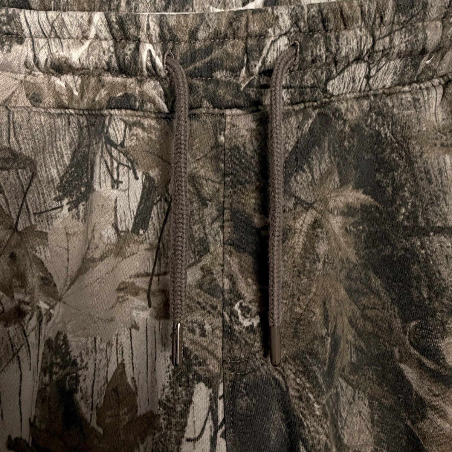 Hollister Hollister Camo Cuffed Sweatpants w/ Drawstring Men's Size XS Size US 28 / EU 44 - 4 Thumbnail