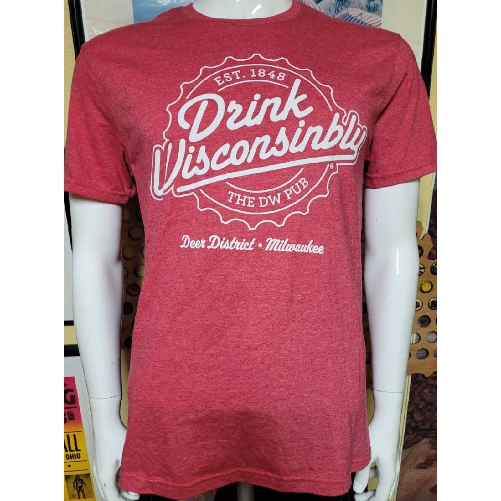 Vintage Drink Wisconsinbly DW Pub T-Shirt Men M Red Short Sleeve Crew Neck Shirt Wisconsinbly Deer District Milwaukee WI Beer City 90s (if applicable) Mens Size US M / EU 48-50 / 2 - 2 Thumbnail
