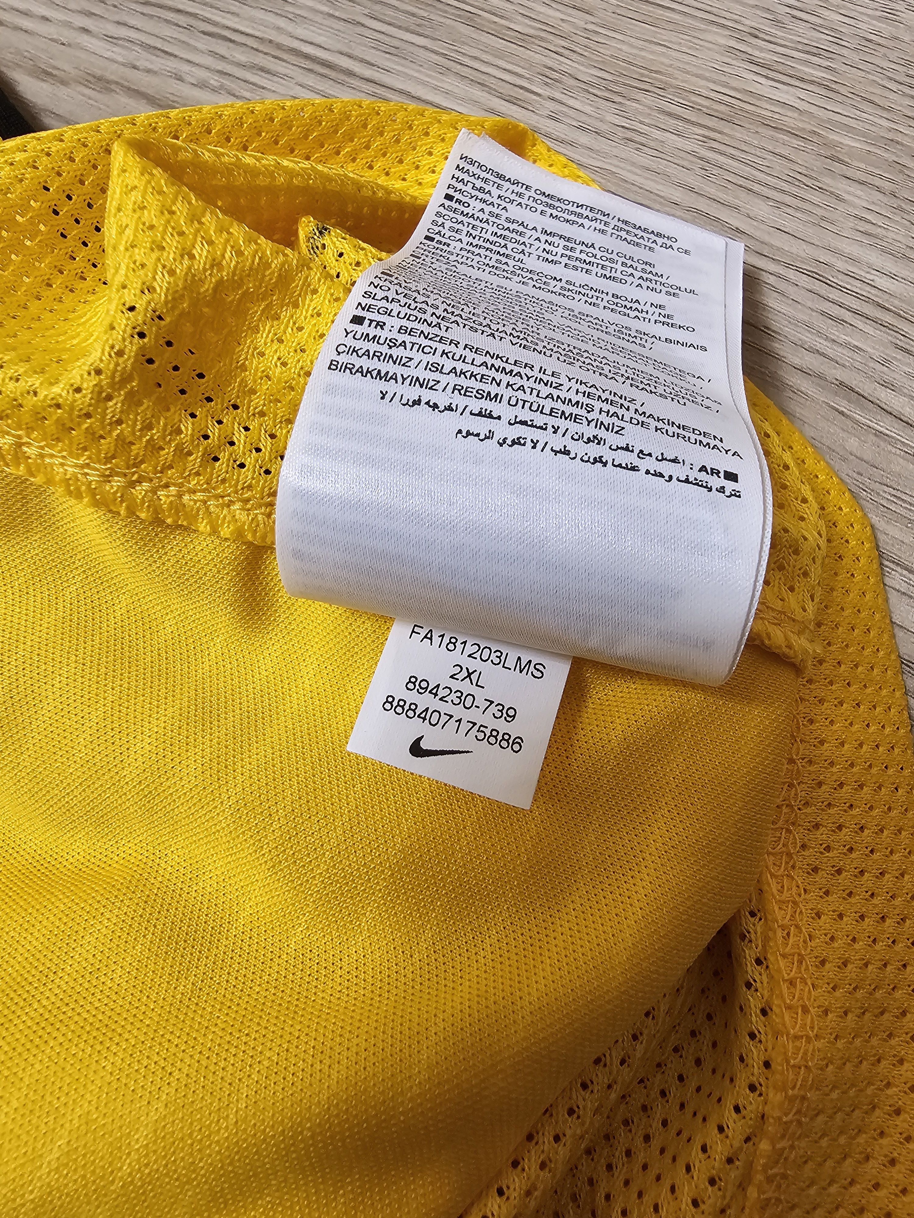 Nike YOUNG BOYS 2018 2019 HOME FOOTBALL SHIRT SOCCER JERSEY Size US XXL / EU 58 / 5 - 11 Thumbnail