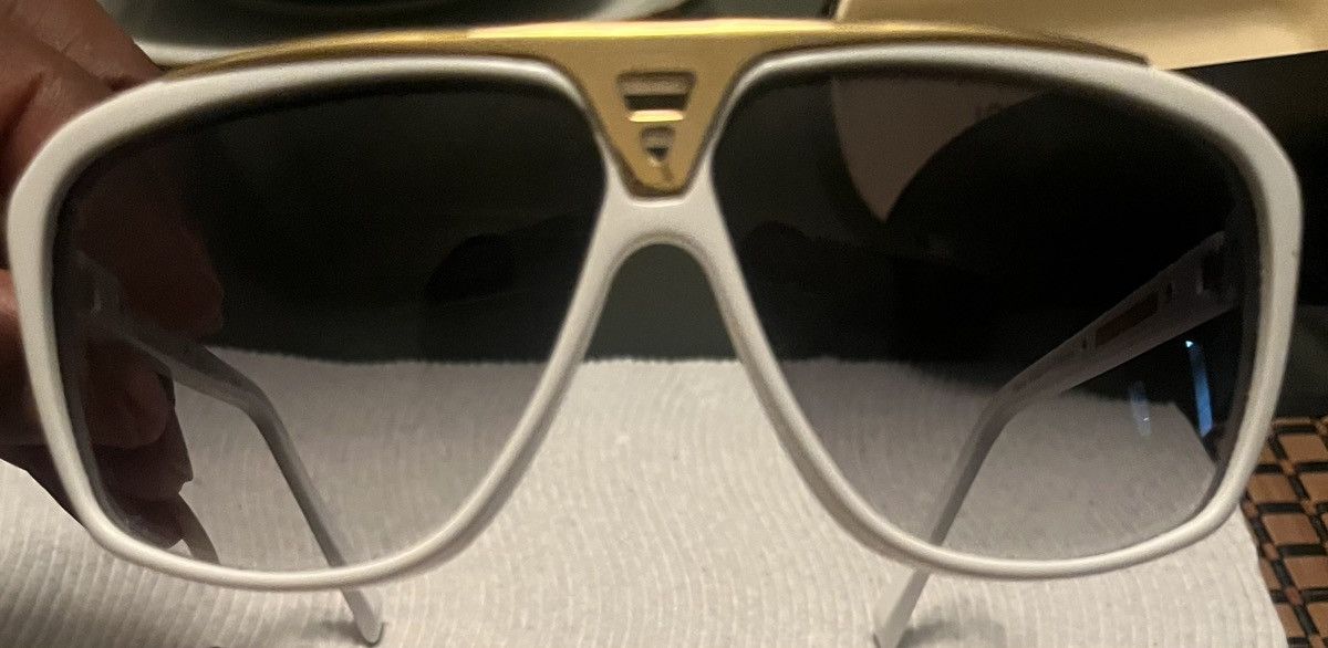 Louis Vuitton Louis Vuitton glasses Size 38 - 4 Thumbnail