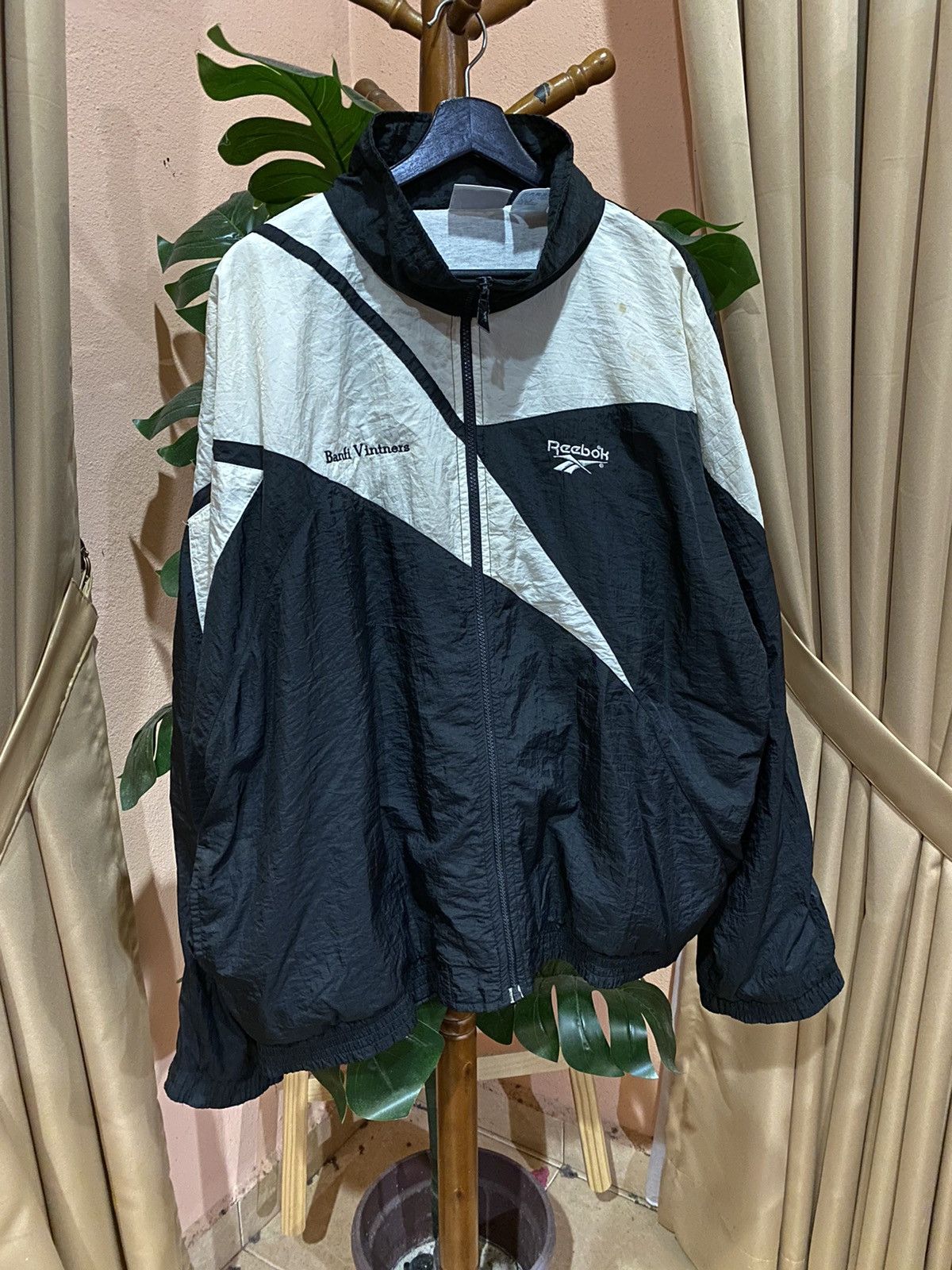Reebok Vintage Reebok Windbreaker Banfi Vintners Collaboration Size US XL / EU 56 / 4 - 5 Thumbnail