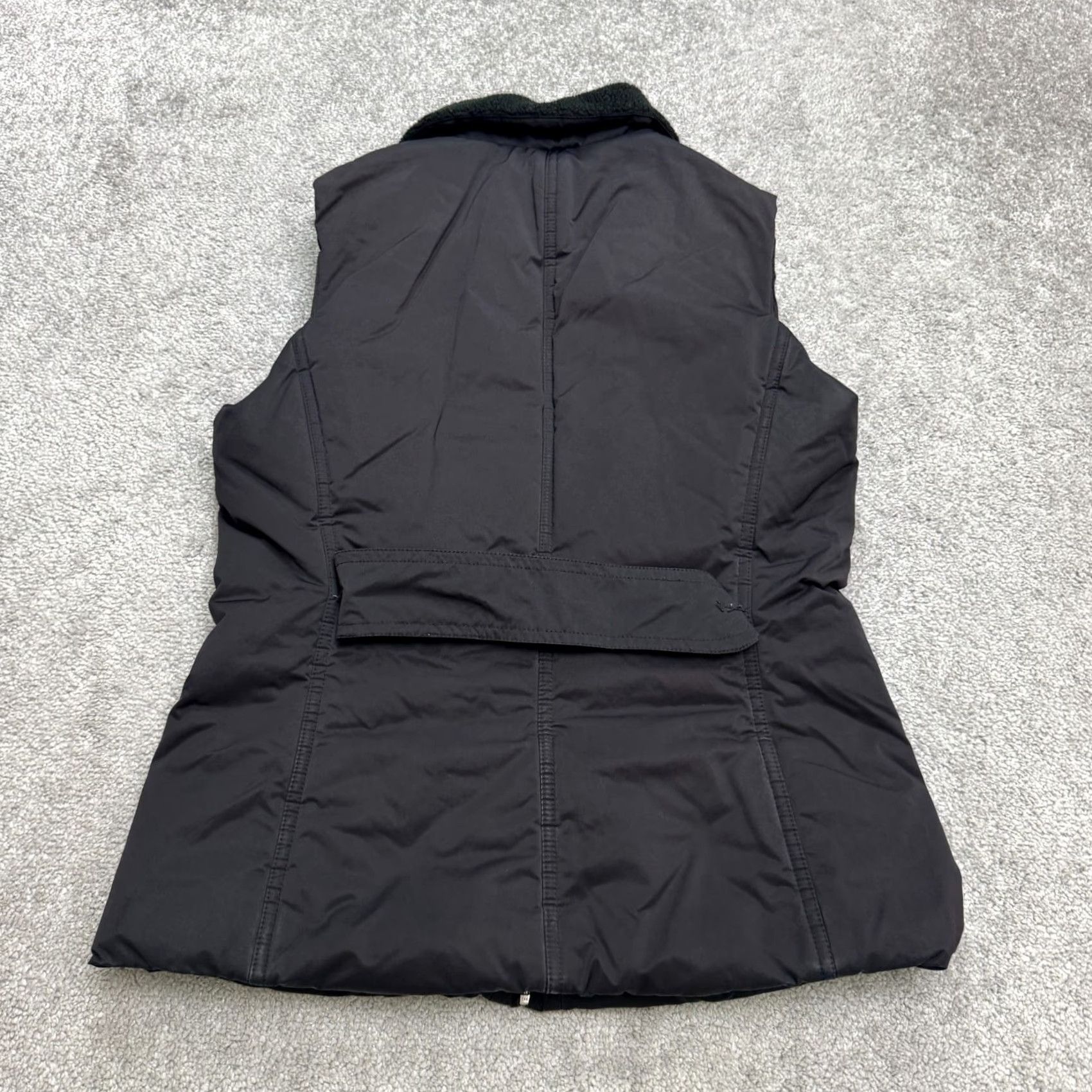 Banana Republic VINTAGE Banana Republic Sherpa Trim Vest Jacket Womens Medium Black Full Zip Outdoor Size M / US 6-8 / IT 42-44 - 2 Thumbnail