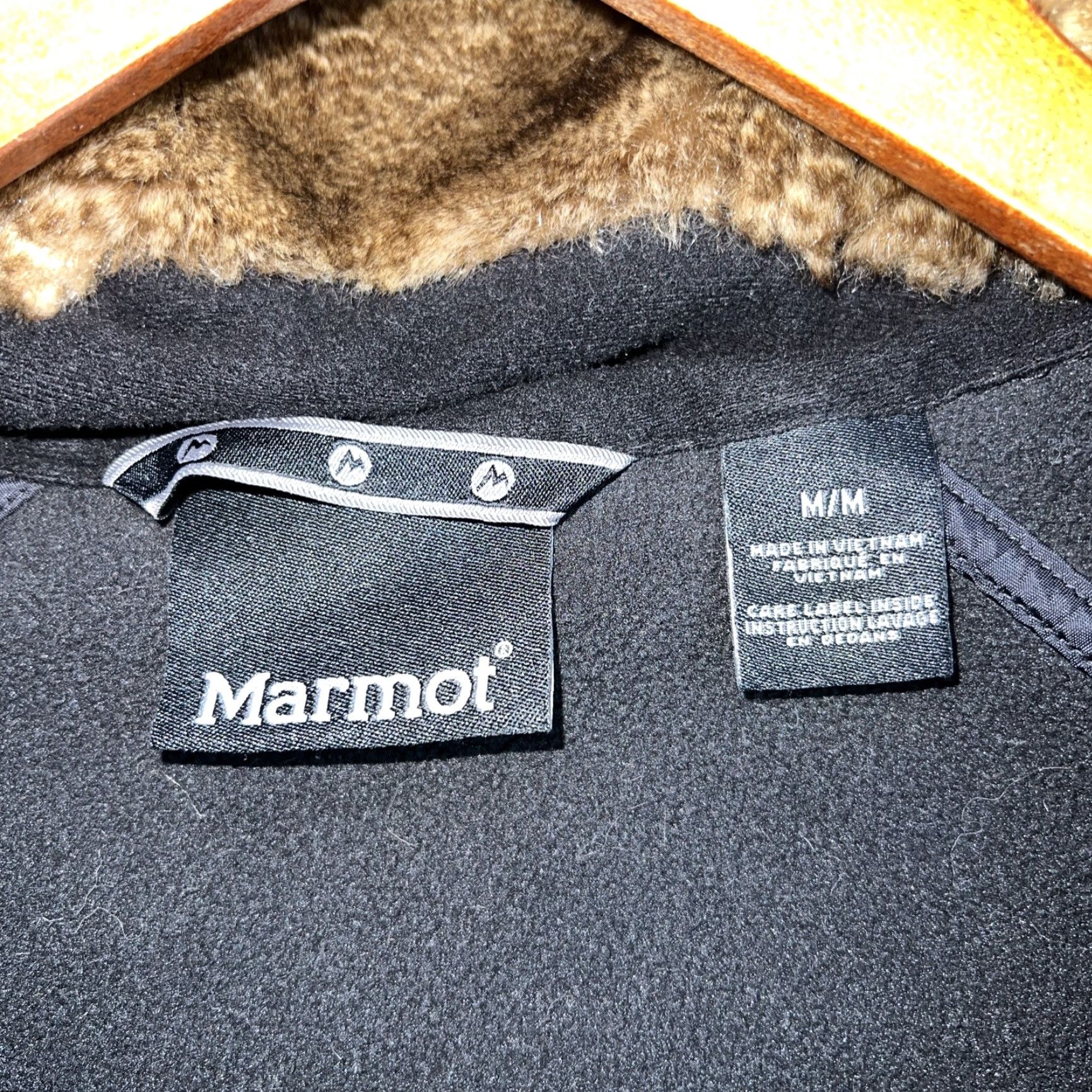 Marmot Marmot Jacket Womens Size M Hooded Fur Lined Fuex Black Polyester Basic Regular Style Features Size M / US 6-8 / IT 42-44 - 2 Thumbnail
