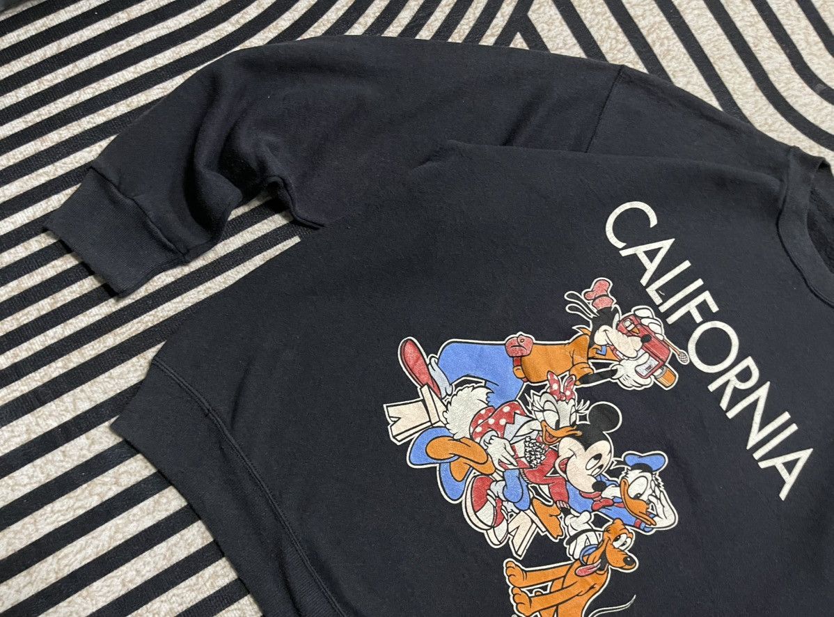 Disney 90s MICKEY MOUSE FAMILY CALIFORNIA SWEATSHIRT RARE Size US L / EU 52-54 / 3 - 4 Thumbnail