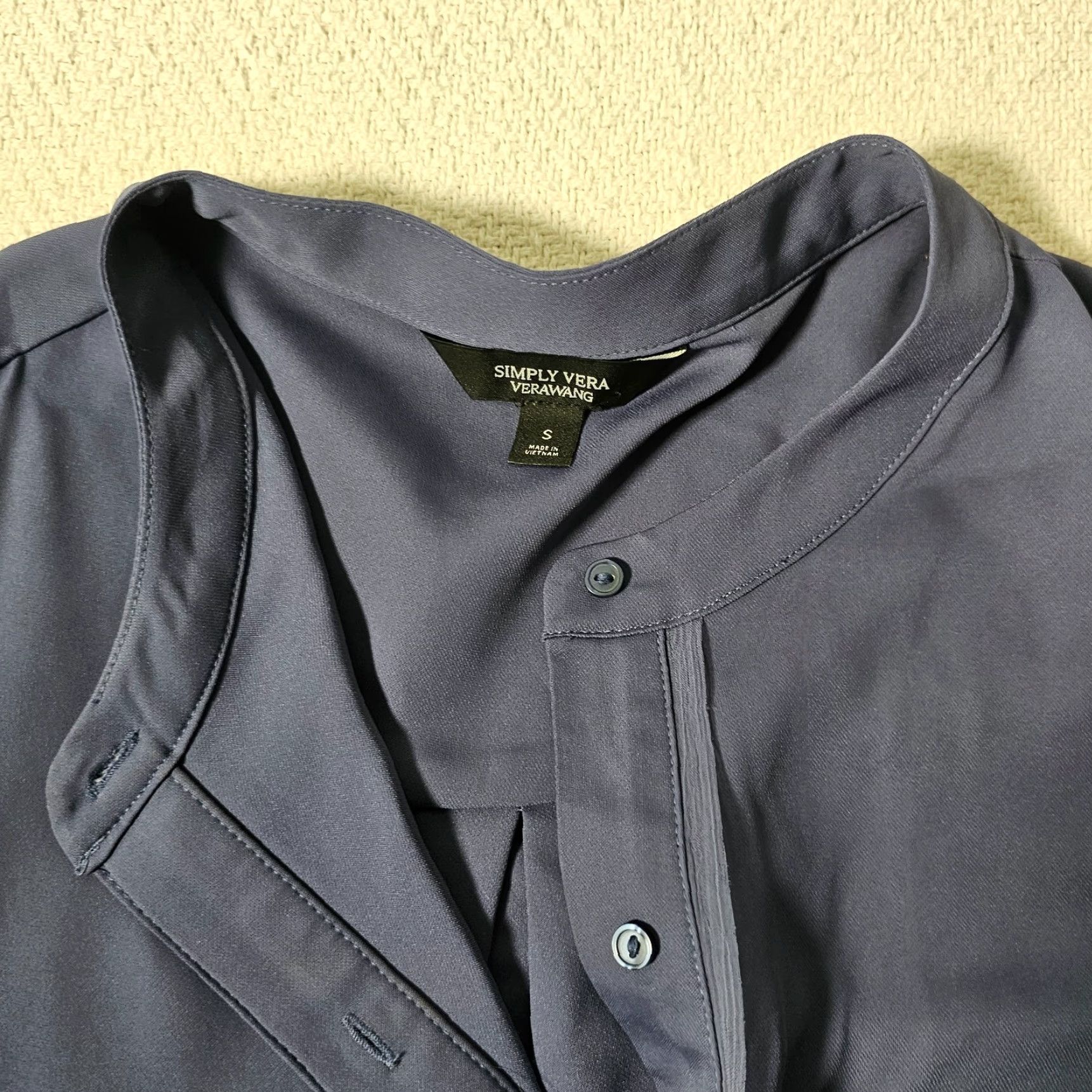 Vintage Simply Vera Wang Blouse Top Women's S Lightweight Indigo 1/2 Button Short Cuff Size S / US 4 / IT 40 - 6 Thumbnail