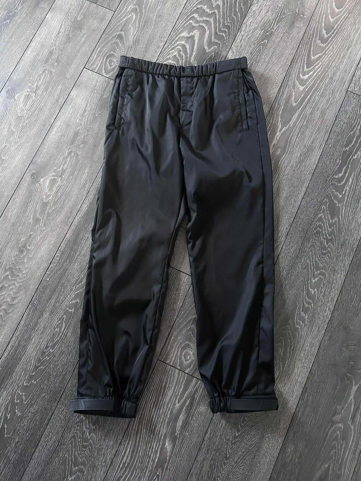 Prada prada re-nylon gabardine triangle logo trackpants joggers Size US 31 - 3 Thumbnail