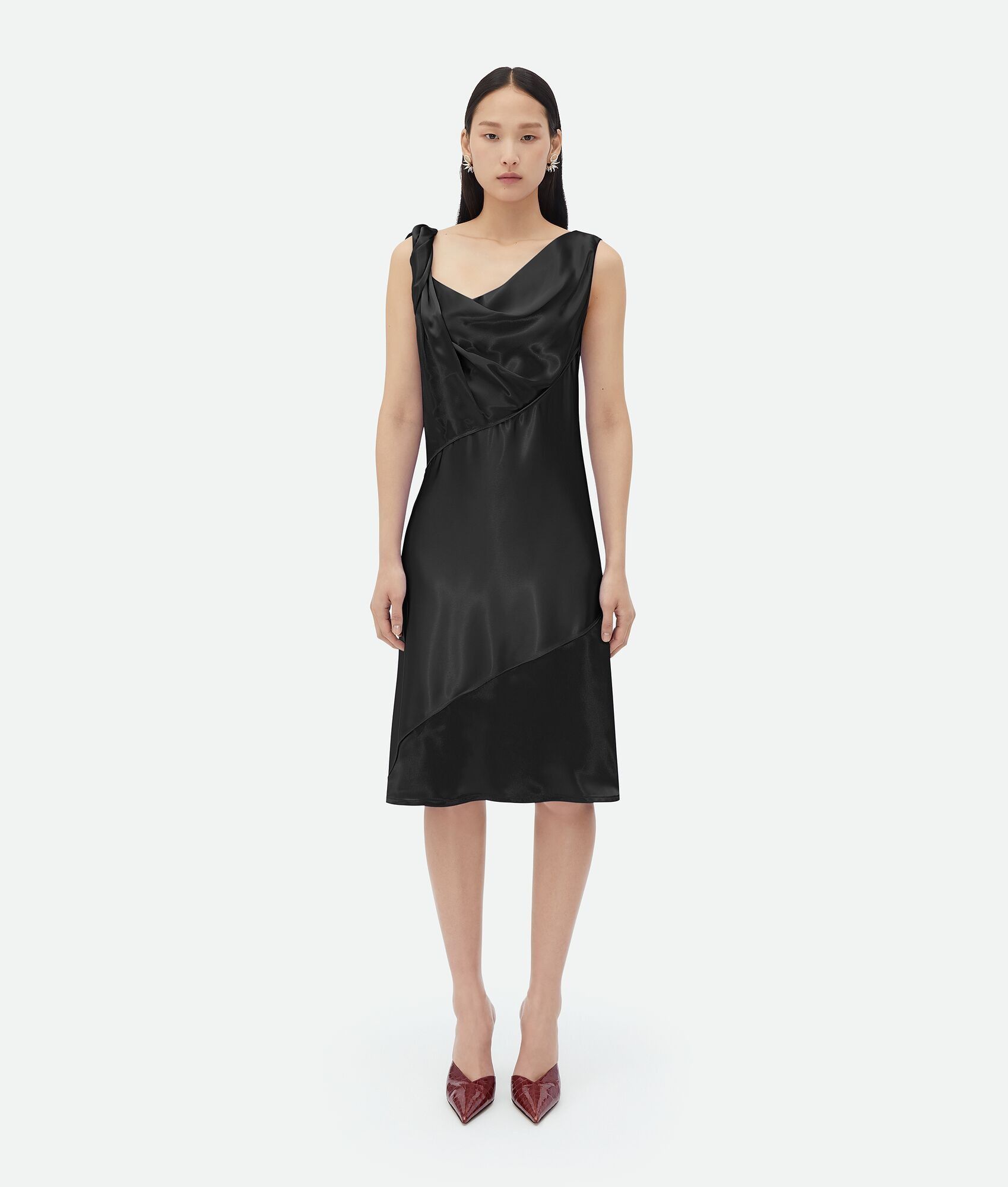 Bottega Veneta o1n1vont0325 Washed Fluid Shine Viscose Satin Dress in Black Size XS / US 0-2 / IT 36-38 - 1 Thumbnail