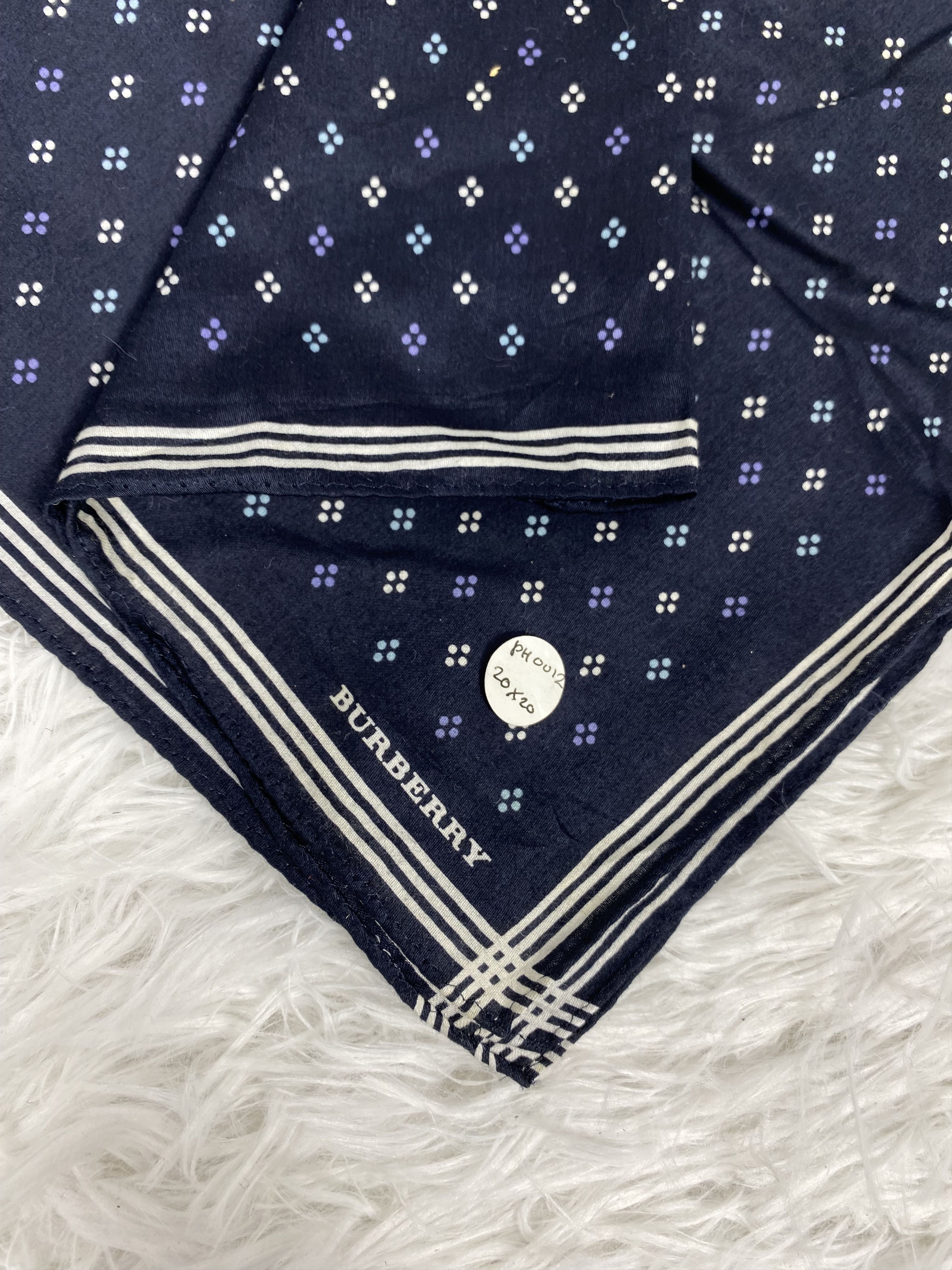 Burberry × Vintage Vintage Burberry Handkerchief PH0012 Size ONE SIZE - 2 Thumbnail