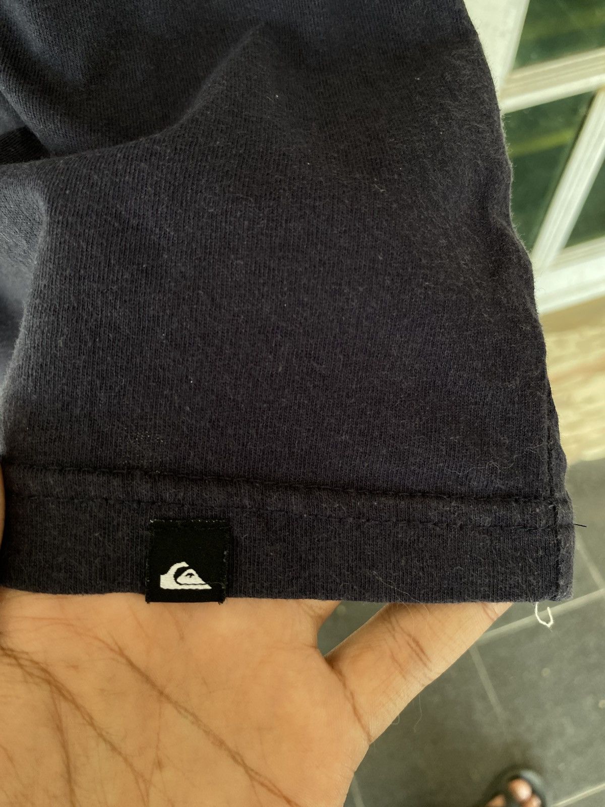 Quiksilver Quiksilver Center Embroidered Logo Backhit Print Surfing Tees Size US XL / EU 56 / 4 - 6 Thumbnail