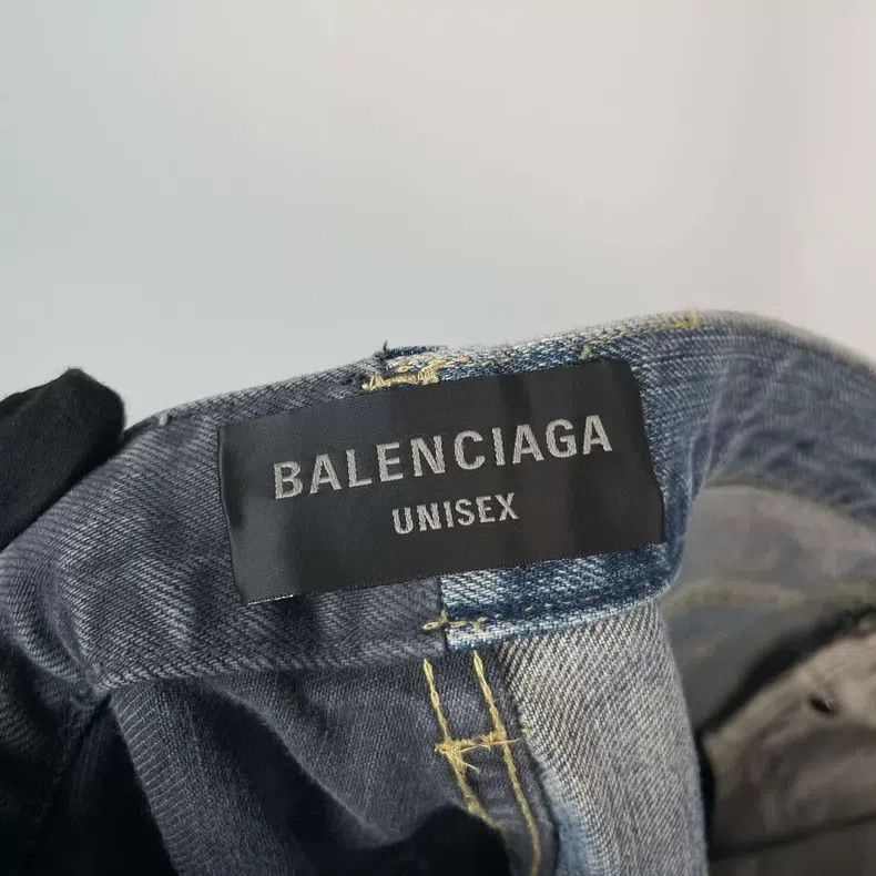 Balenciaga Balenciaga size M Asymmetrical Two-Tone Wide Leg Jeans Size US 27 - 8 Thumbnail