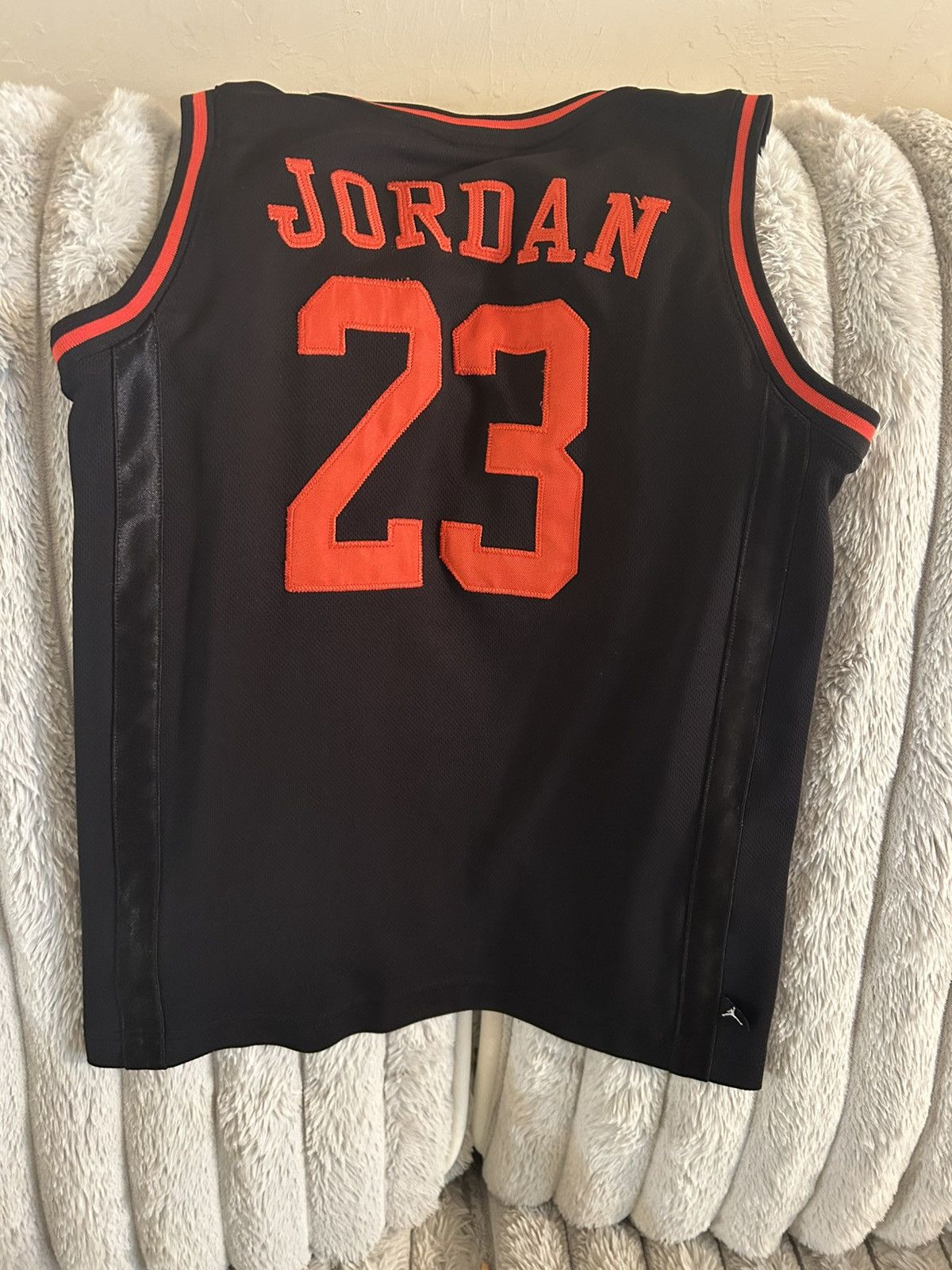 Jordan Brand Youth: Vintage Michael Jordan Jersey Size US XXS / EU 40 - 2 Thumbnail