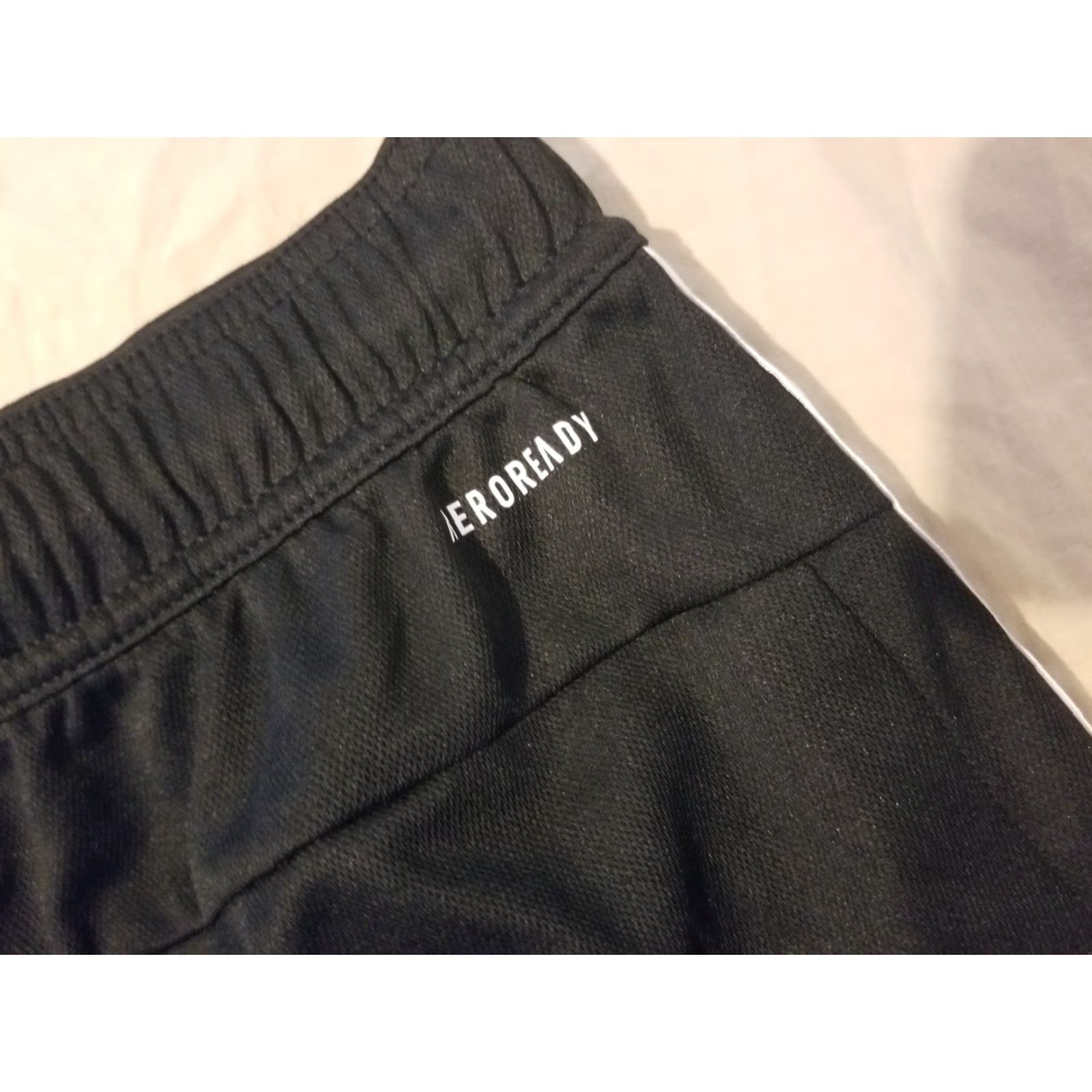 Adidas adidas Shorts Mens Athletic S Black Gym Workout Sports Pockets Elastic Drawstring Regular Size US 29 - 3 Thumbnail