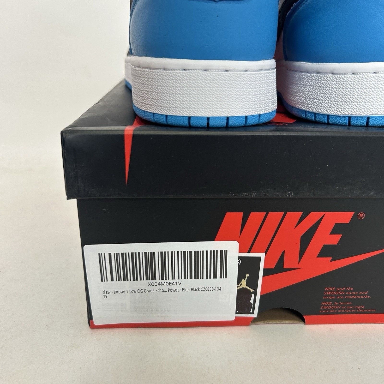 Nike Nike Air Jordan 1 Low Retro GS “UNC/Blue White Black” Size US 8.5 / IT 38.5 - 5 Thumbnail