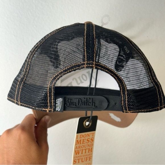 Designer × Von Dutch NWT VON DUTCH TAUPE, OFF-WHITE & BLACK TRUCKER HAT Size ONE SIZE - 6 Thumbnail