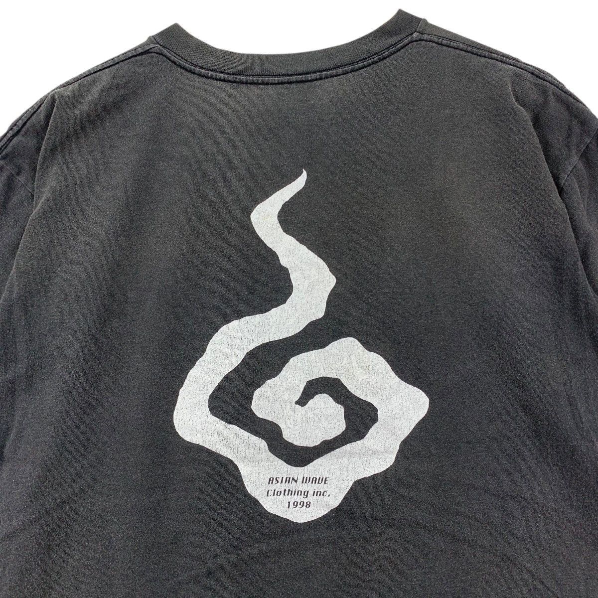 Vintage Vintage 90s ASIAN WAVE CLOTHING Skateboard Dragon Usa Tshirt Size US L / EU 52-54 / 3 - 5 Thumbnail
