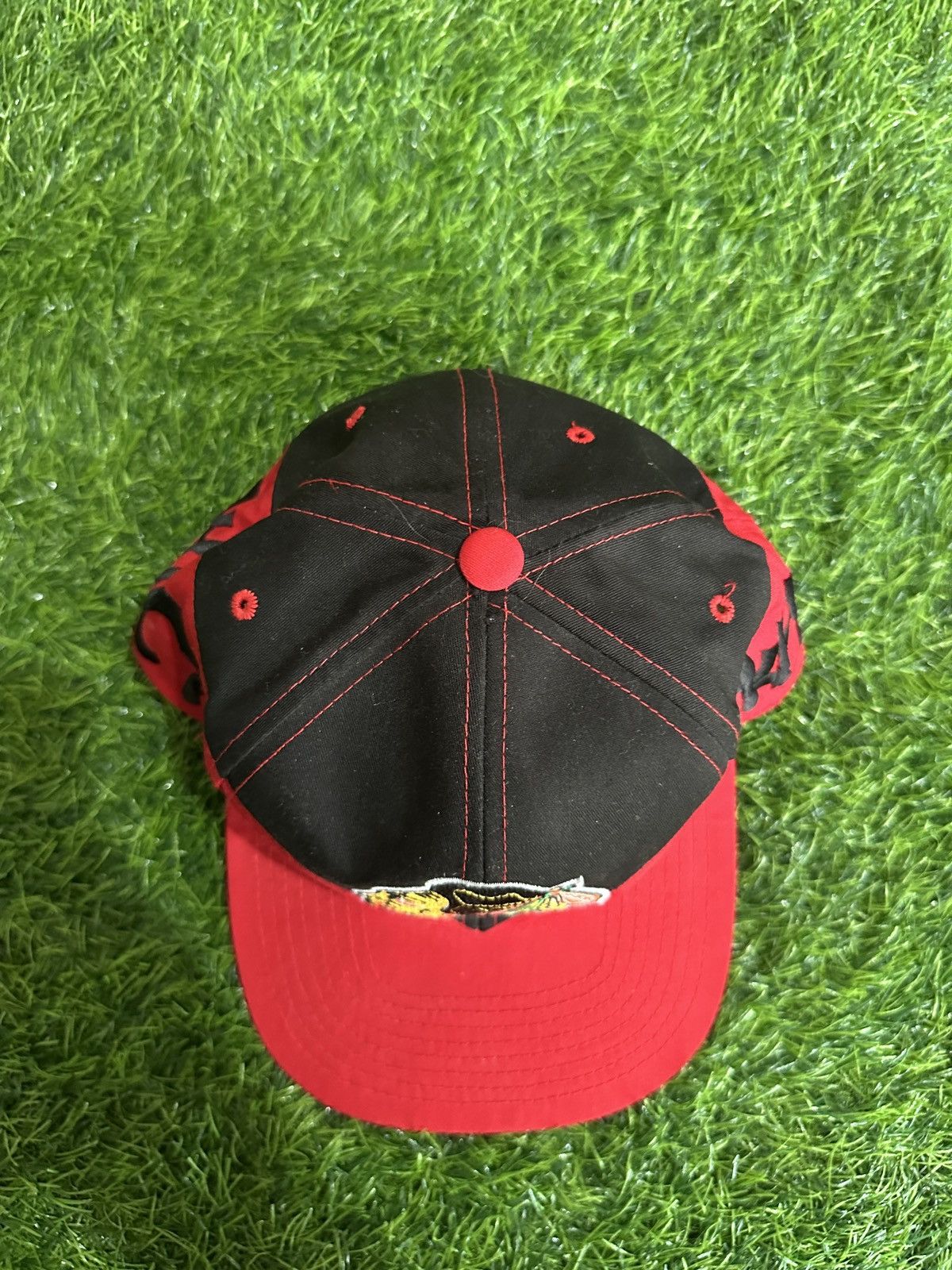 NHL Vintage nhl chicago blackhawks graffiti hat Size ONE SIZE - 3 Thumbnail