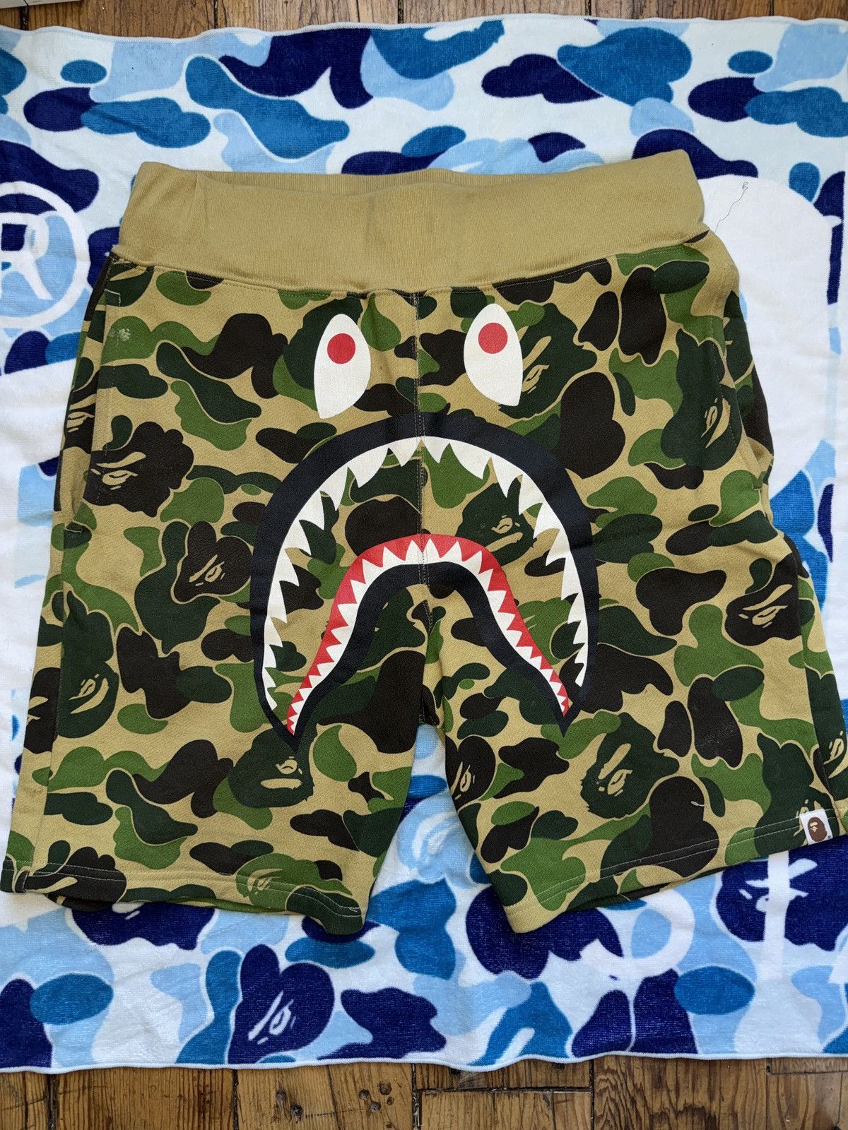 Bape Bape 1st Camo Shark Sweat Shorts Green Size M | Grailed