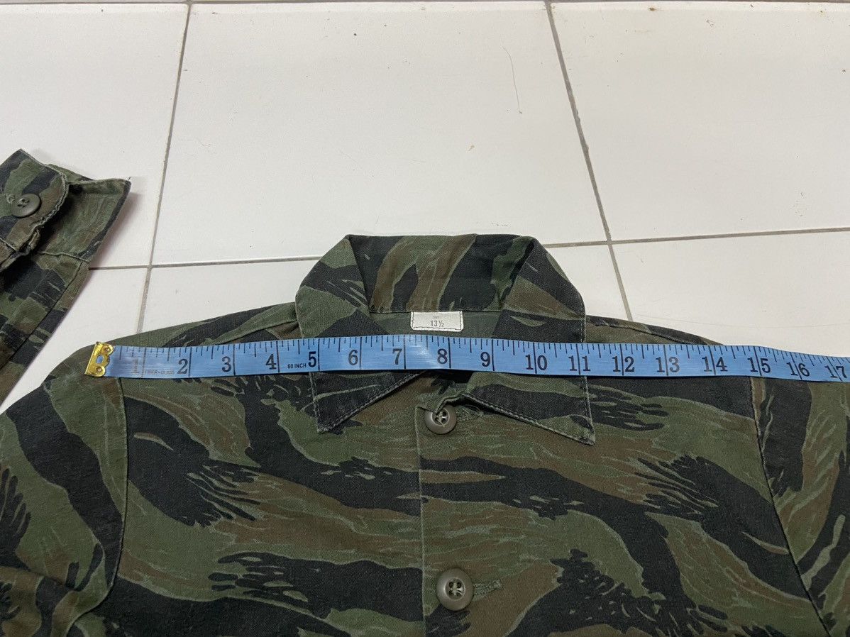 Vintage VINTAGE ARMY TIGER STRIPE CAMOUFLAGED 90’s UNIFORM SHIRT Size US S / EU 44-46 / 1 - 12 Thumbnail