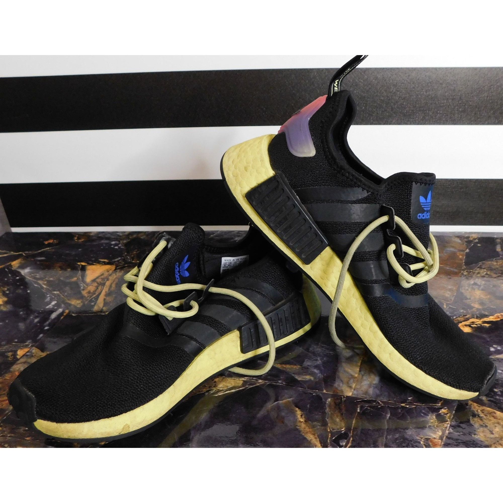 Adidas Adidas Originals NMD_R1 J Core Black Pulse Yellow Sneakers S Size US 5 / EU 37 - 1 Thumbnail