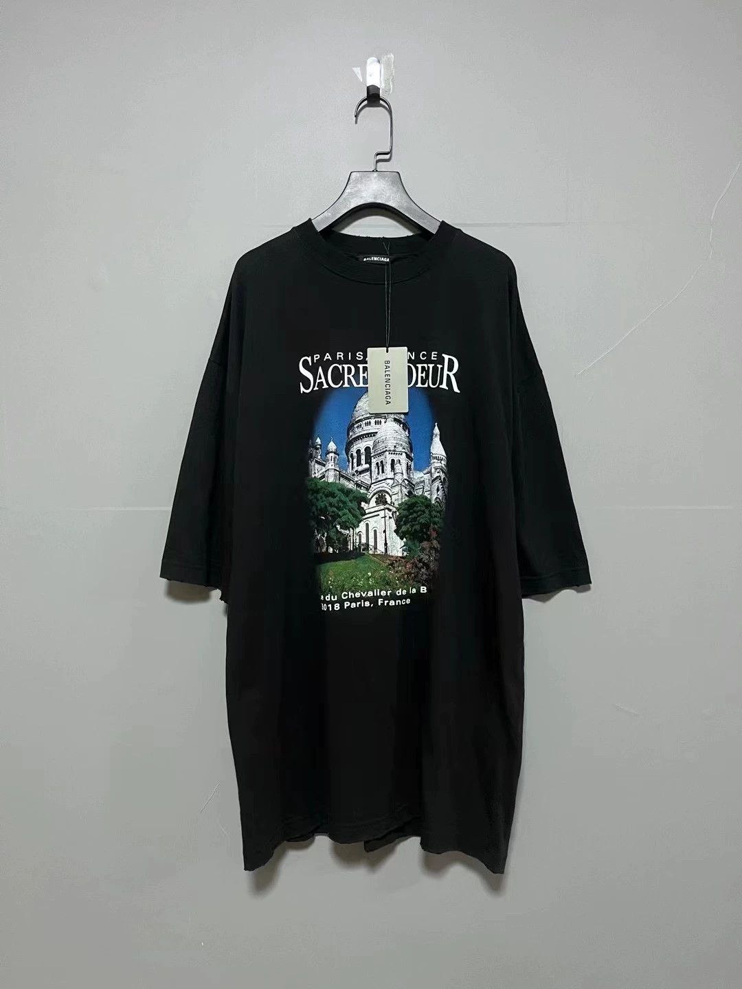 Balenciaga destroys church short sleeves