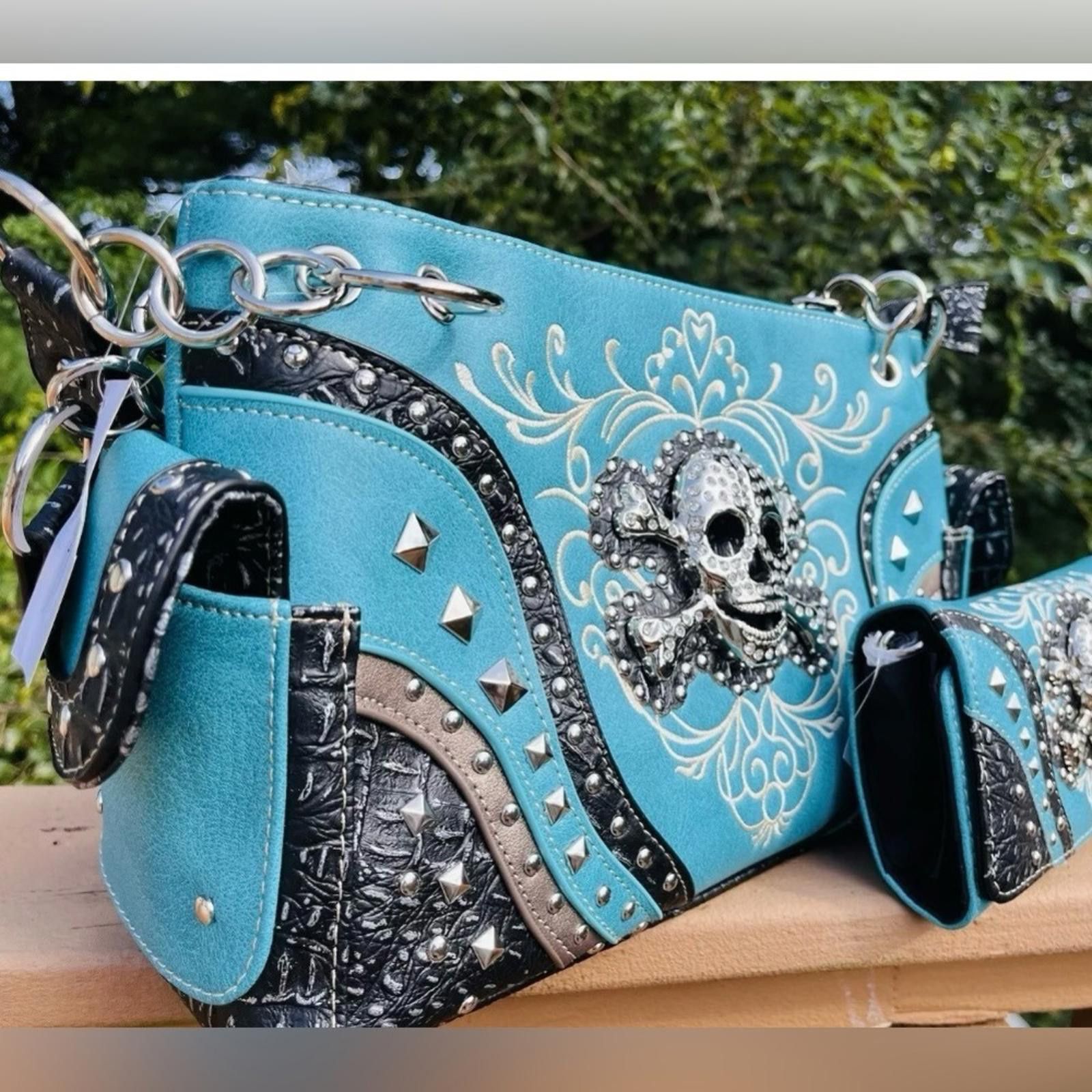 Designer Handmade Skull Leather Turquoise Shoulder Bag NWT Size ONE SIZE - 4 Thumbnail