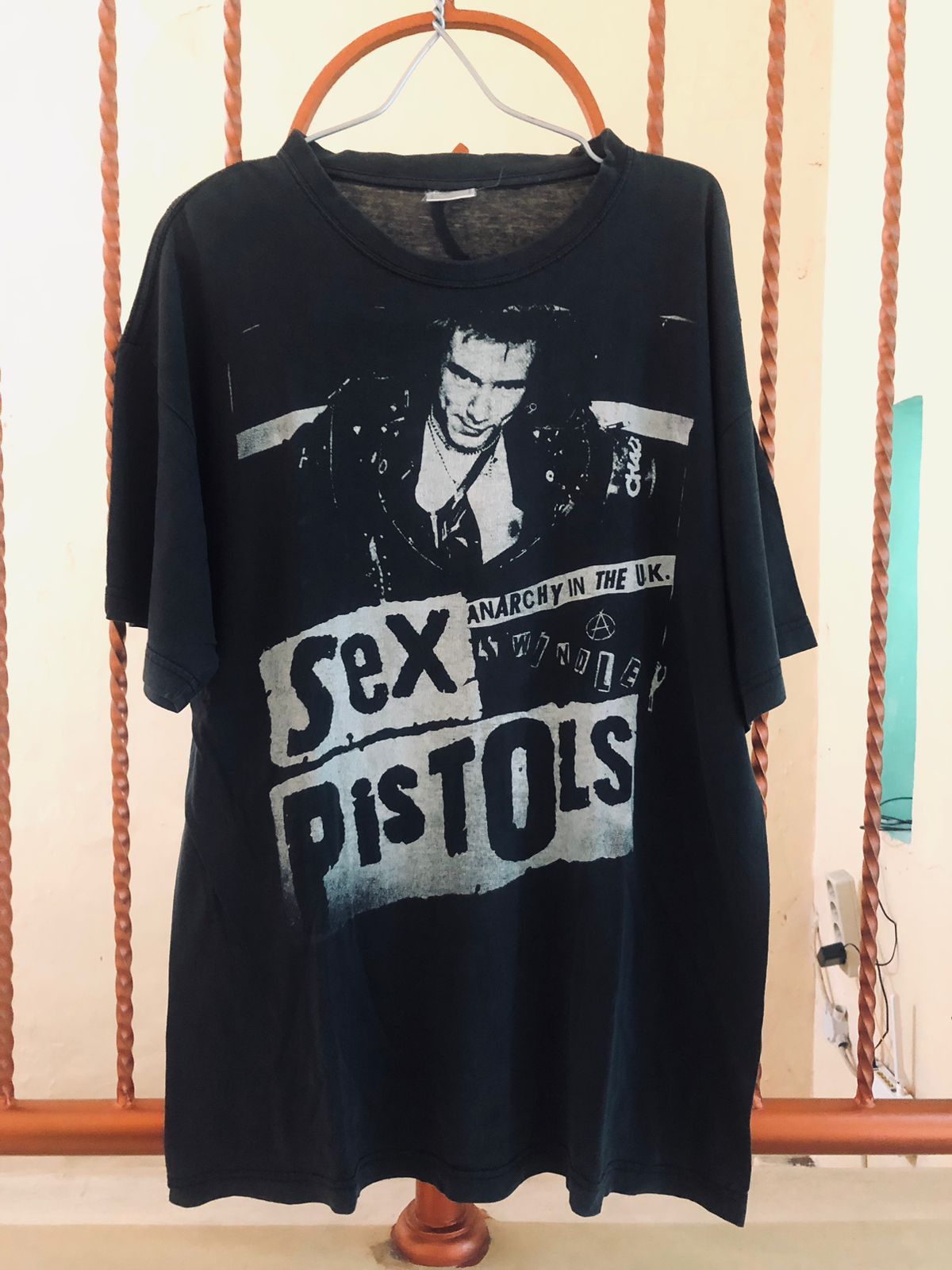 Band Tees Sex Pistols "Anarchy In The Uk" Size US M / EU 48-50 / 2 - 2 Thumbnail