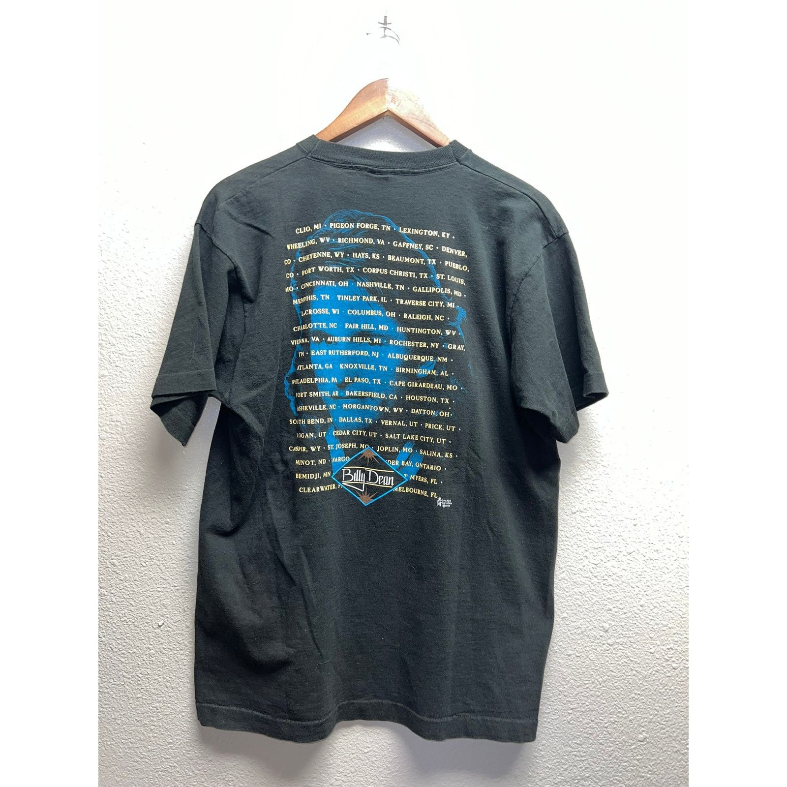 Fruit Of The Loom Vintage Billy Dean Shirt Country Music Tour Concert Tee 90s Size US L / EU 52-54 / 3 - 8 Thumbnail