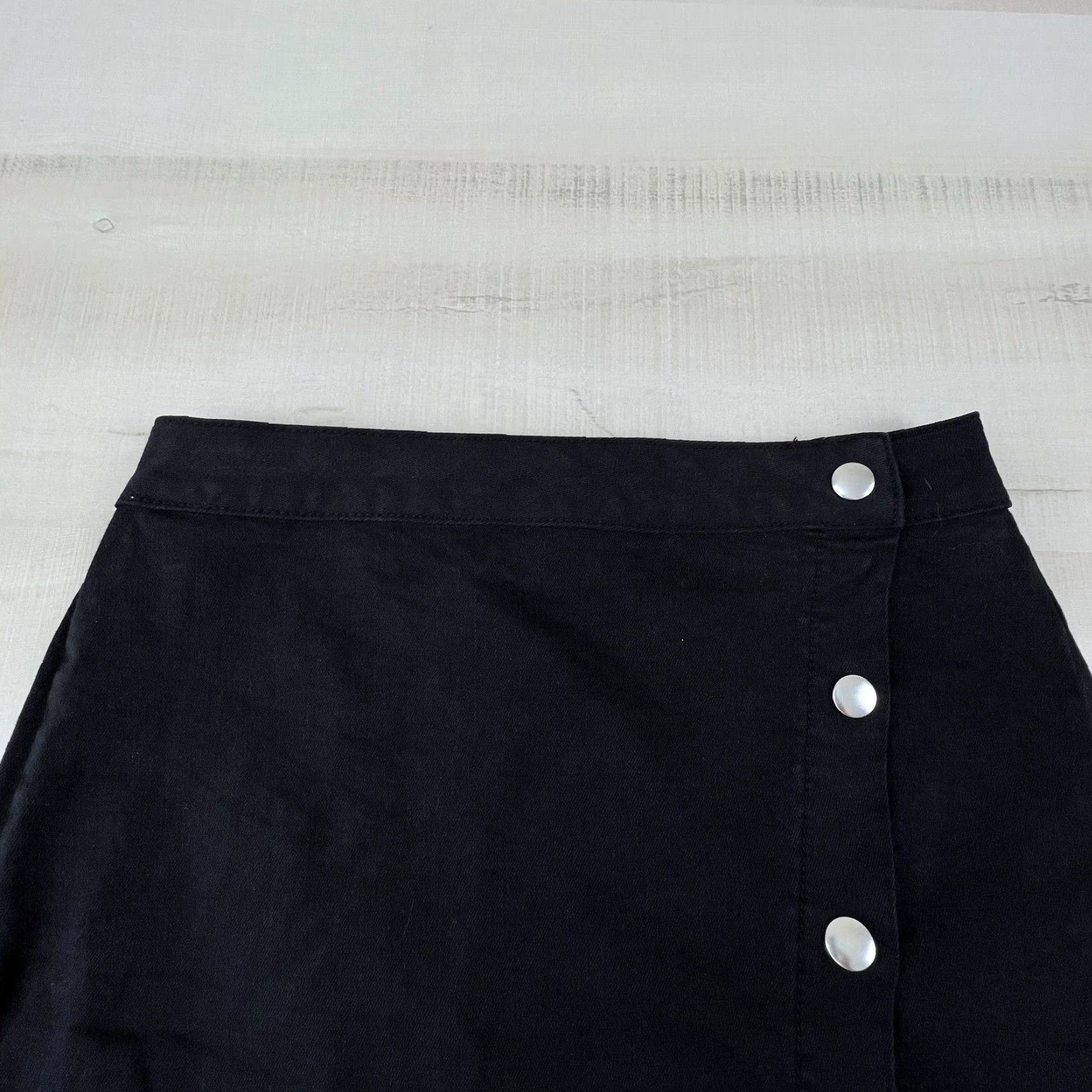 Pacsun VINTAGE PacSun Womens Mini Skirt 24 Black Denim Snap Button Up Short Casual Stretch Size 42" / US 20 - 2 Thumbnail