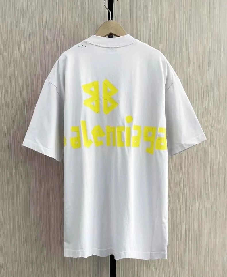 Balenciaga Balenciaga White duct tape short sleeve T-shirt with textu Size US L / EU 52-54 / 3 - 2 Thumbnail
