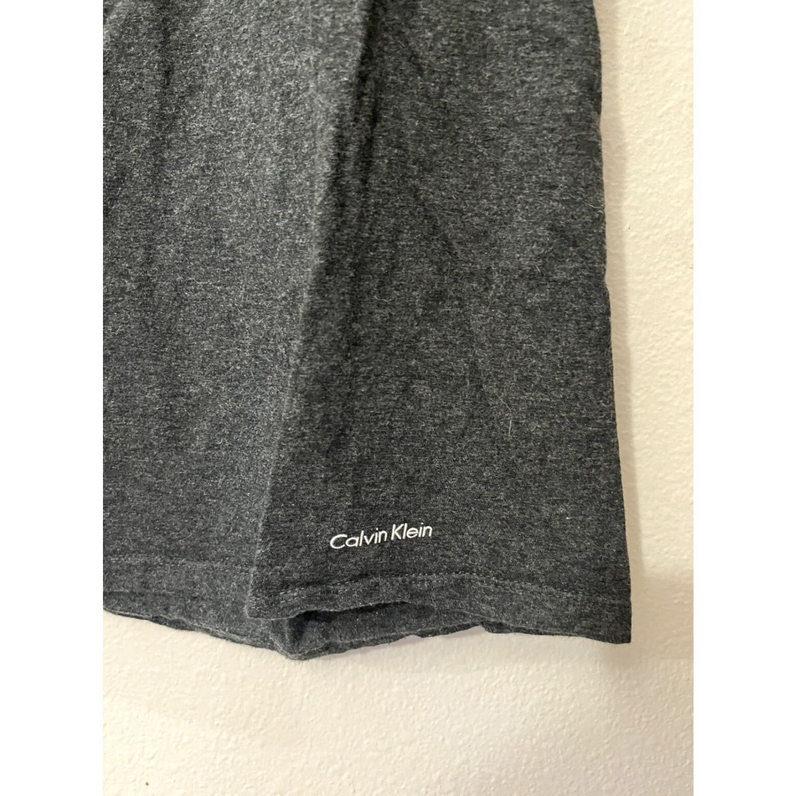 Calvin Klein Calvin Klein V-Neck T-Shirt Men's Small Gray Short Sleeve Solid Logo Preppy Size US S / EU 44-46 / 1 - 4 Thumbnail