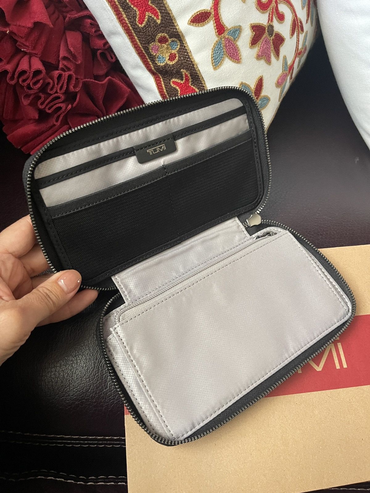 Tumi NWT TUMI Voyageur Small Zip Around Organizer Wallet Black Size ONE SIZE - 3 Thumbnail
